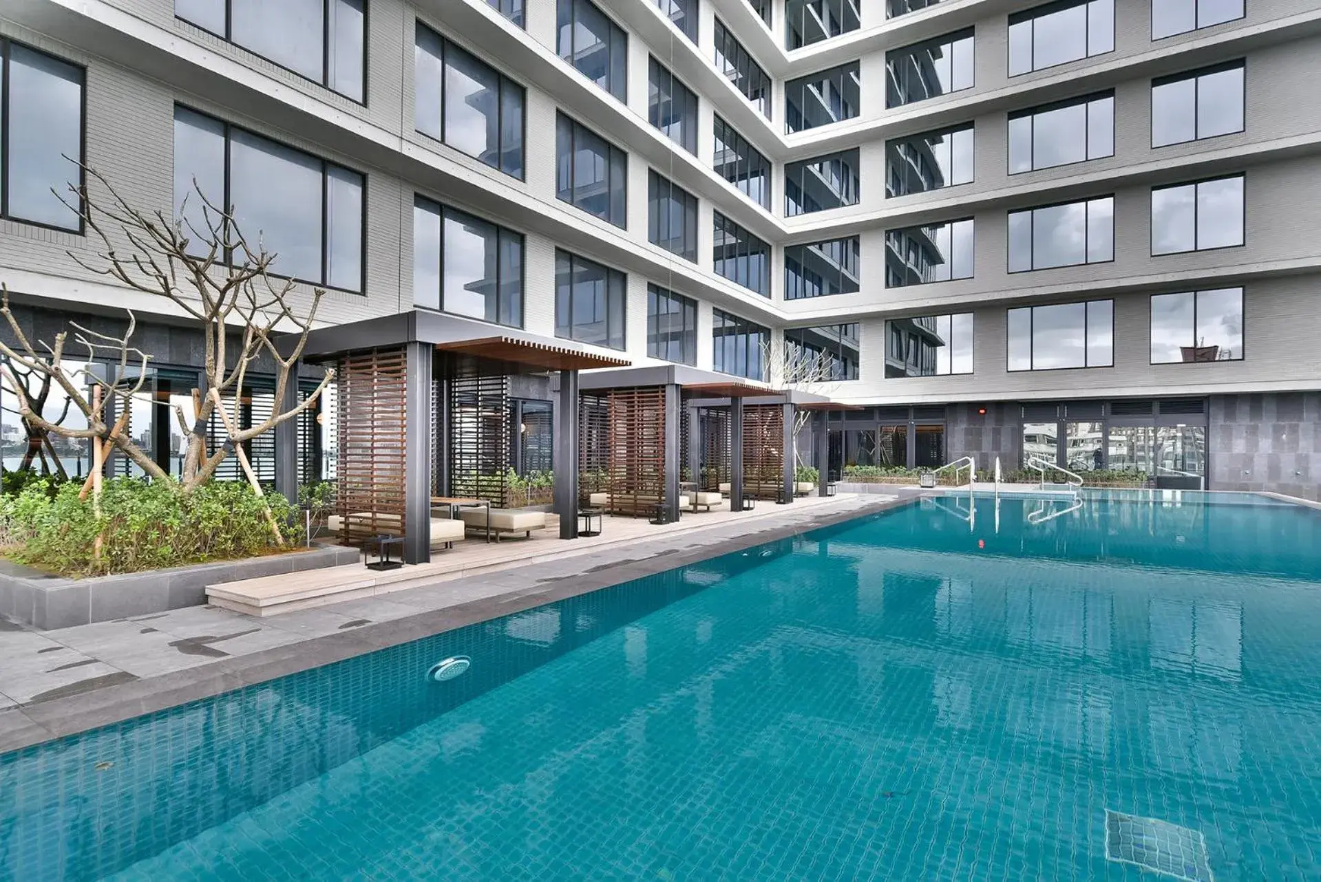 Swimming Pool in Four Points by Sheraton Taipei Bali