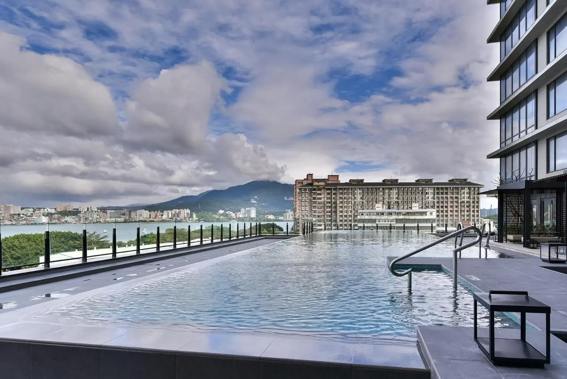 Swimming Pool in Four Points by Sheraton Taipei Bali