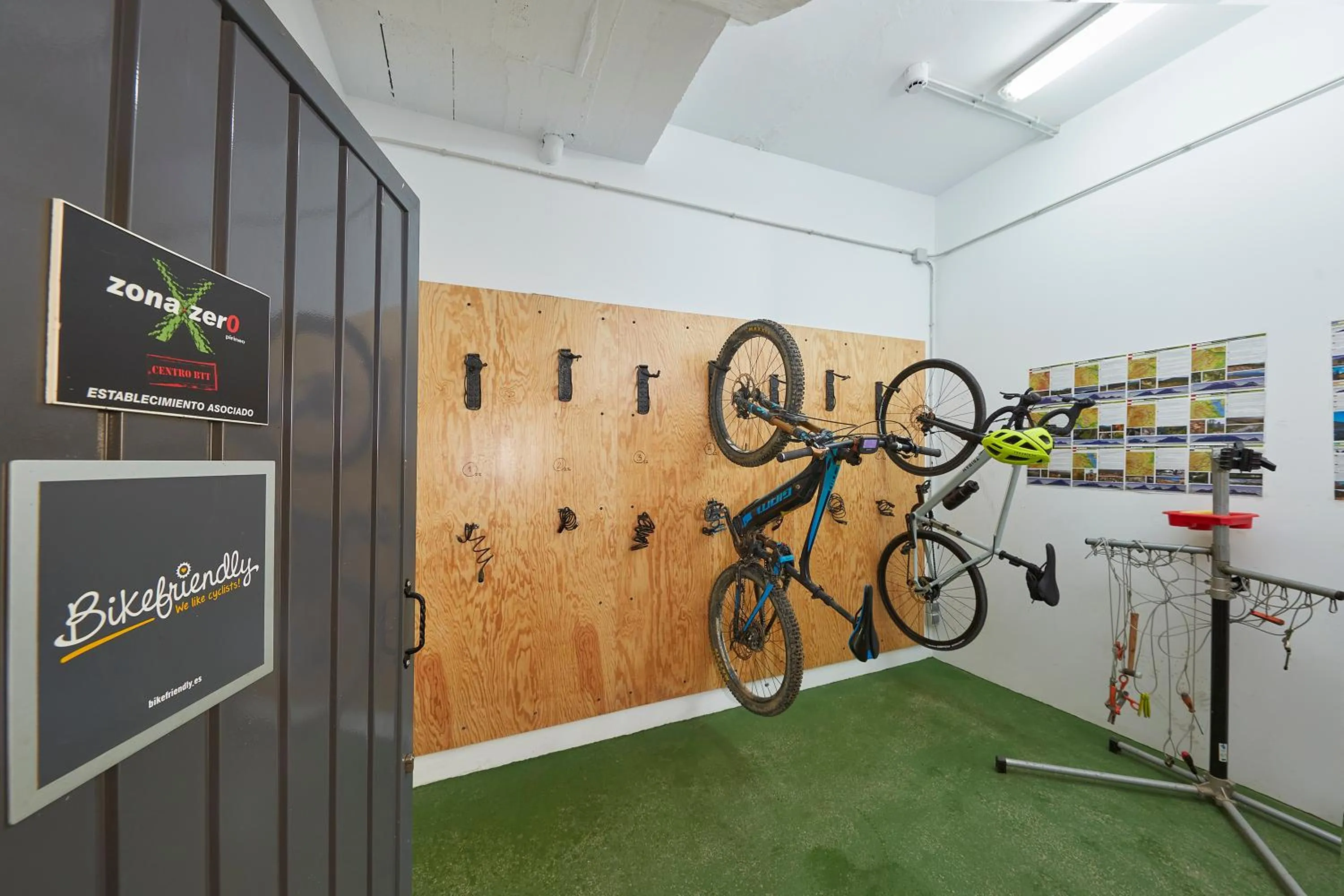 Cycling in Hotel Sanchez