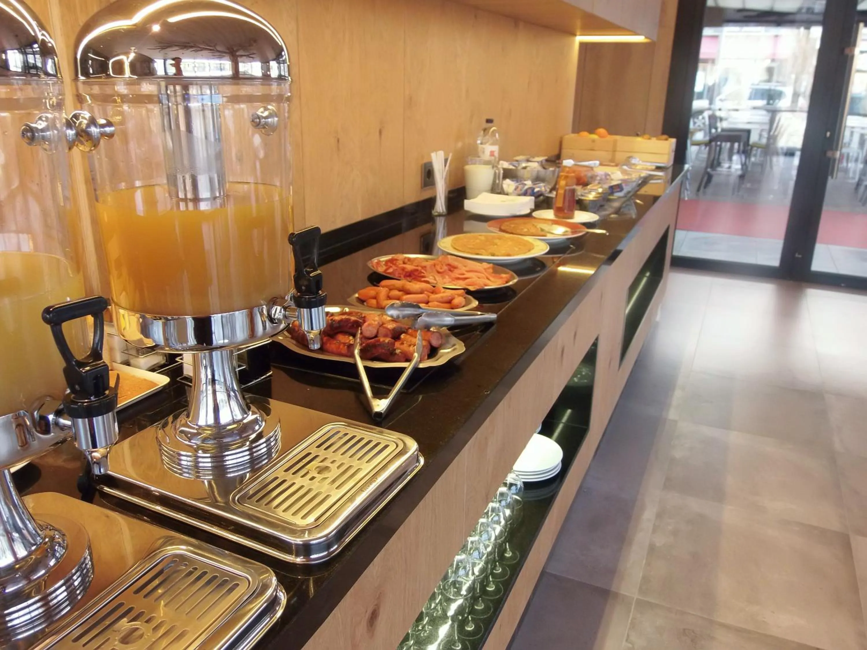 Restaurant/places to eat in Hotel Sanchez