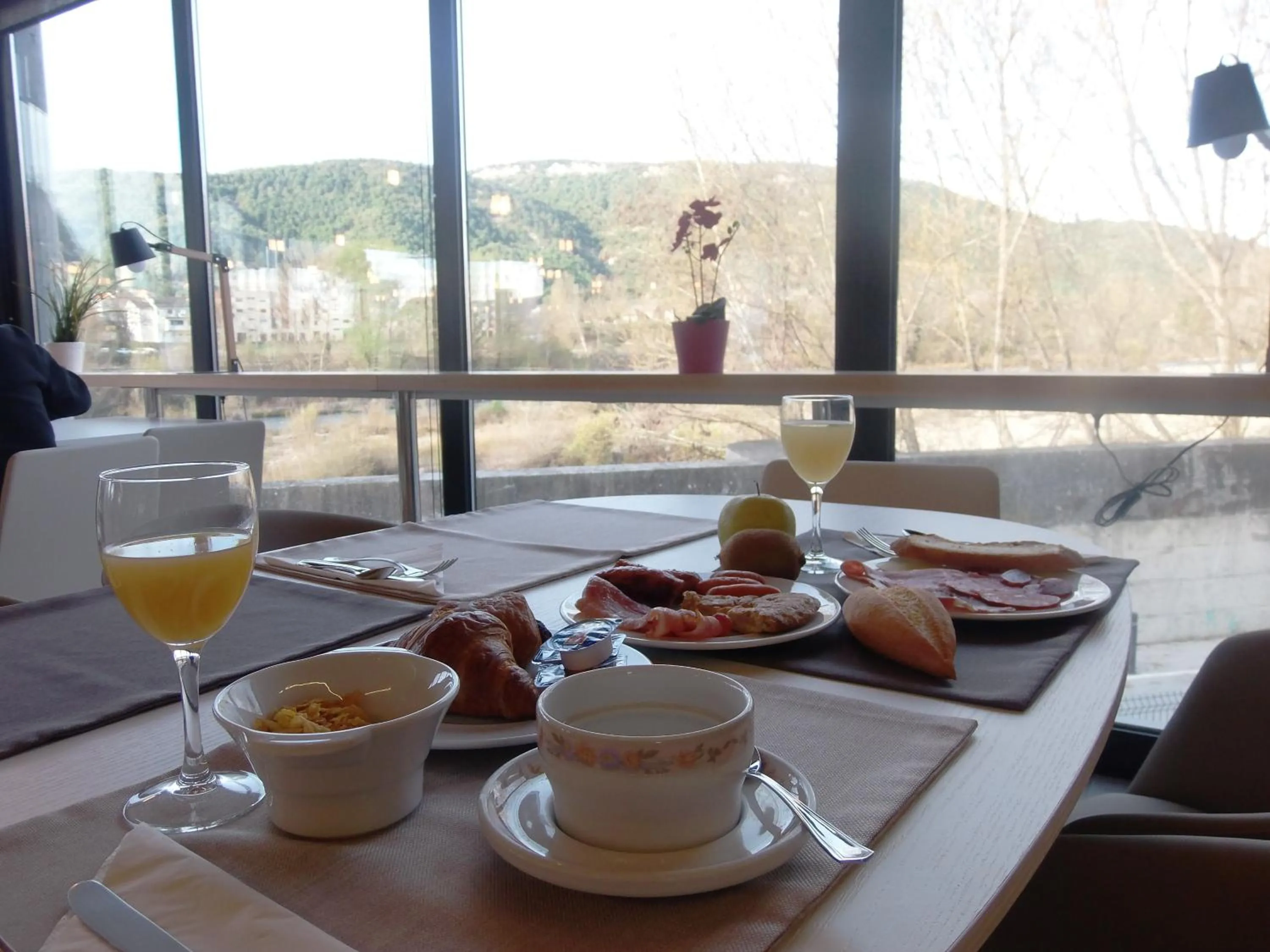 Restaurant/places to eat in Hotel Sanchez