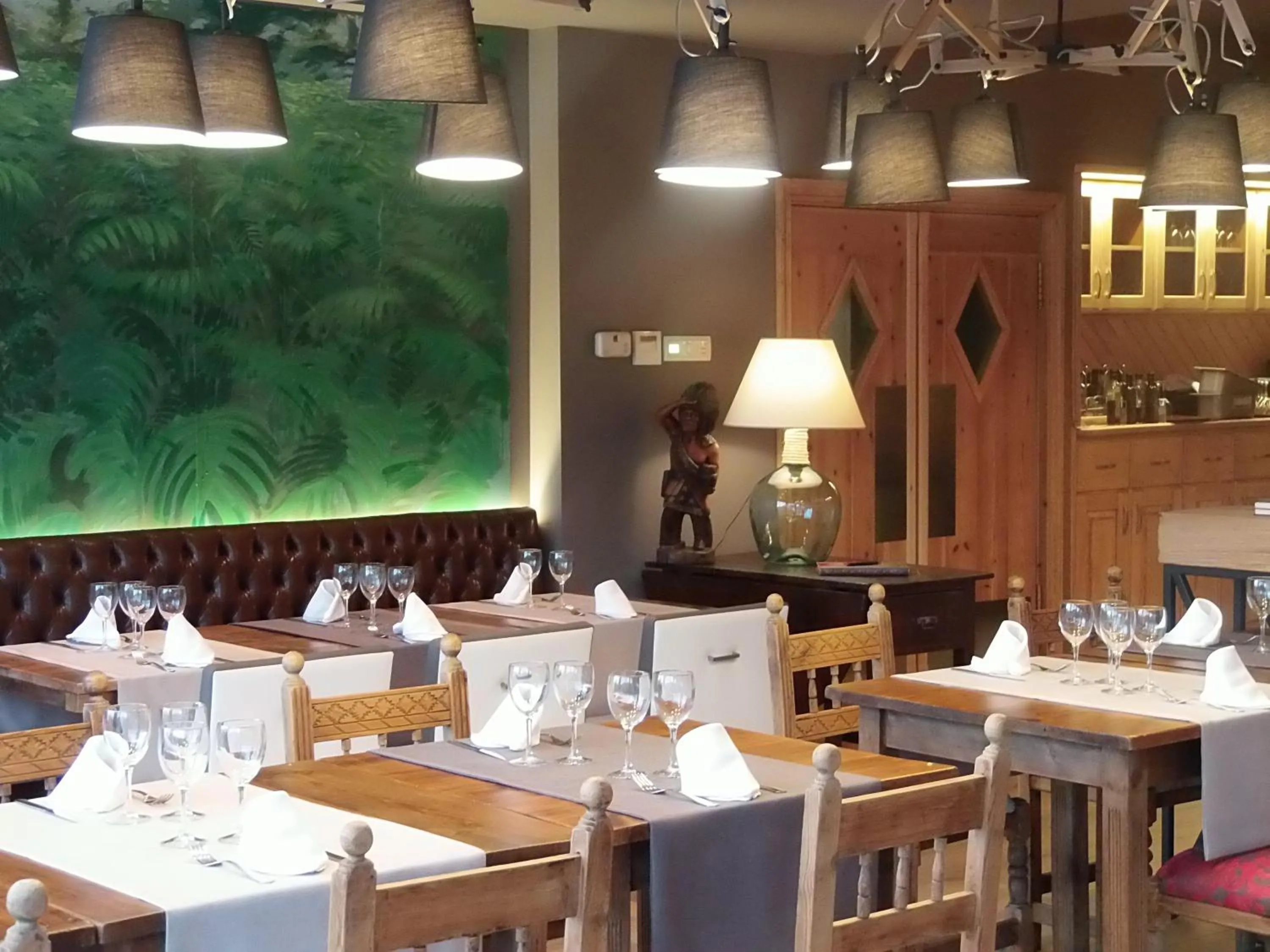 Restaurant/places to eat in Hotel Sanchez