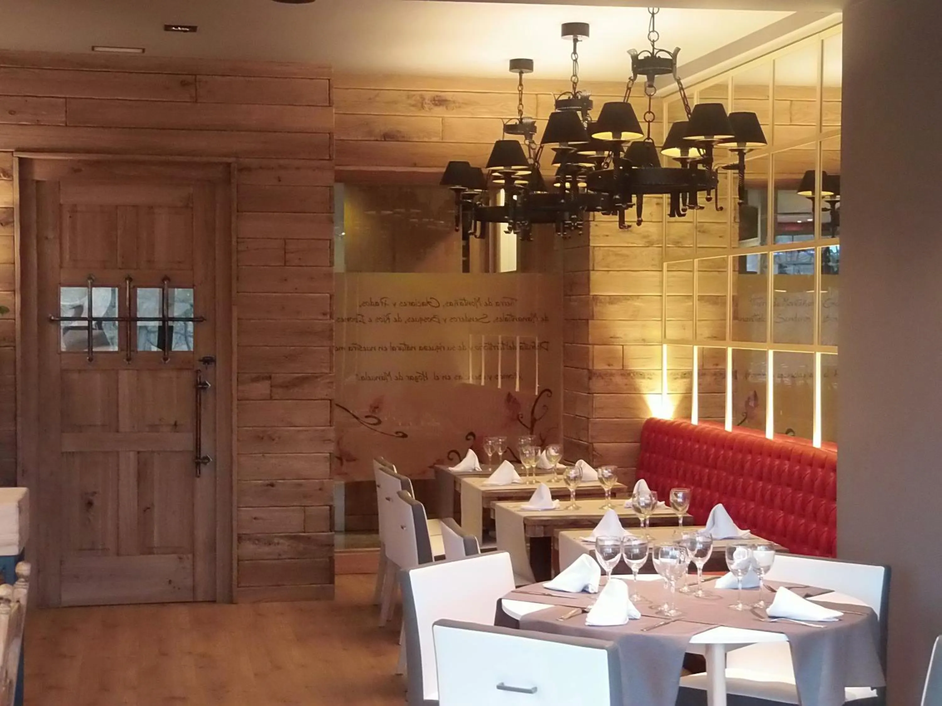 Restaurant/places to eat in Hotel Sanchez