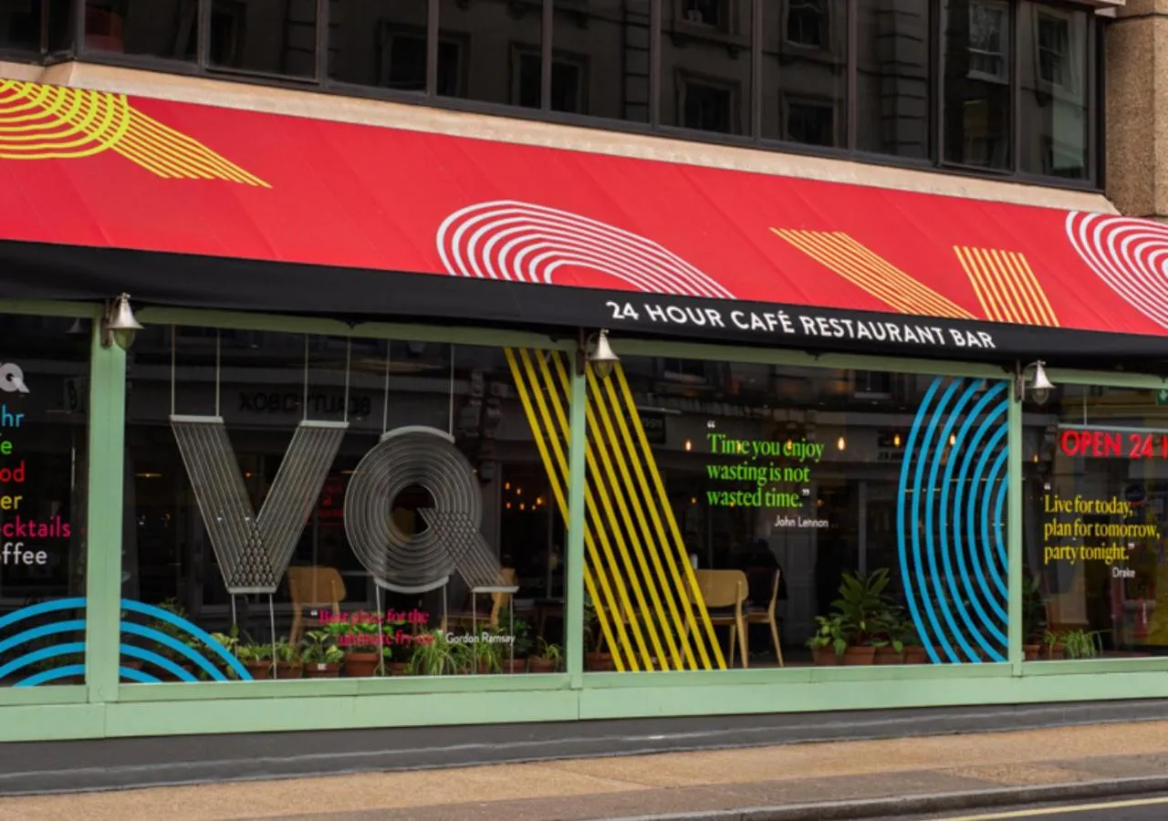 Restaurant/places to eat in Zedwell Underground Hotel Tottenham Court Rd