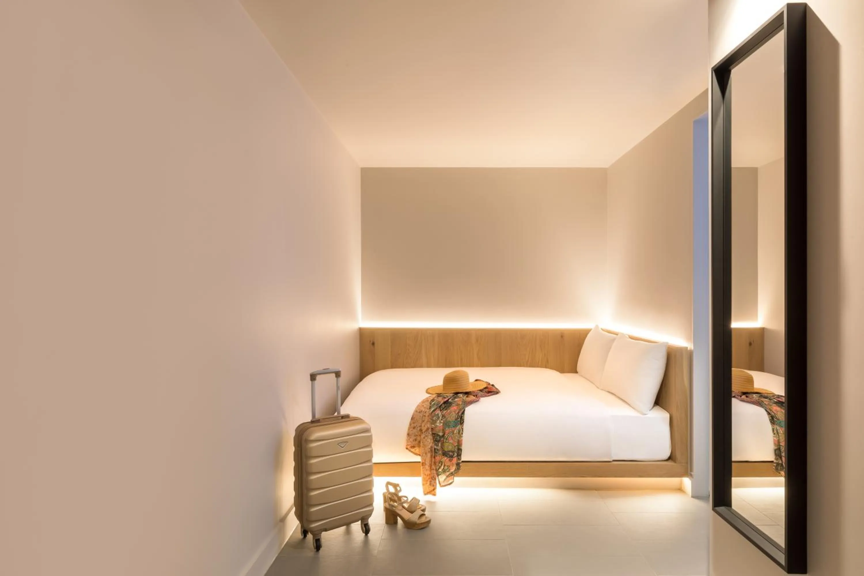 Photo of the whole room, Bed in Zedwell Underground Hotel Tottenham Court Rd