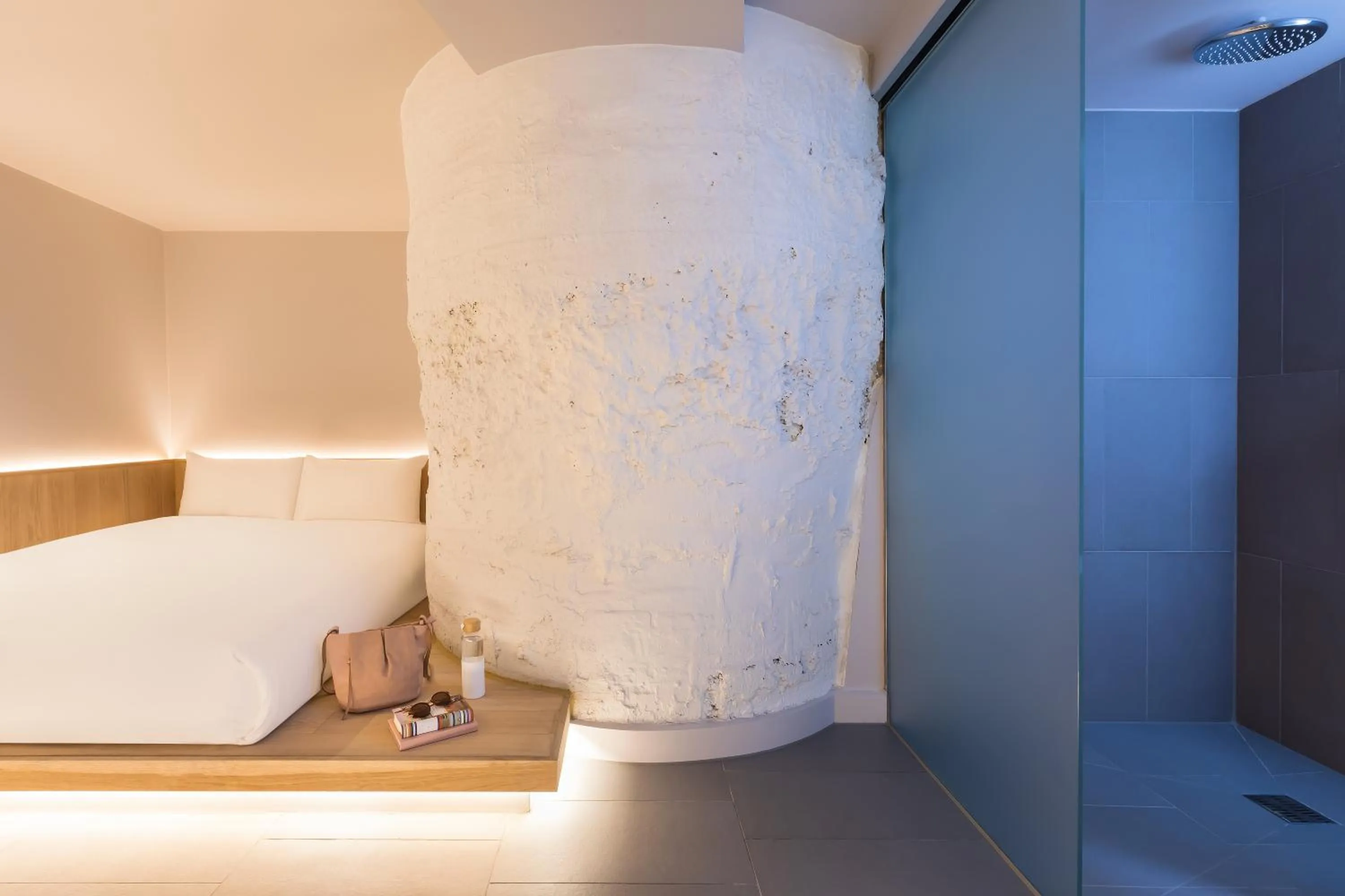 Bedroom, Bed in Zedwell Underground Hotel Tottenham Court Rd