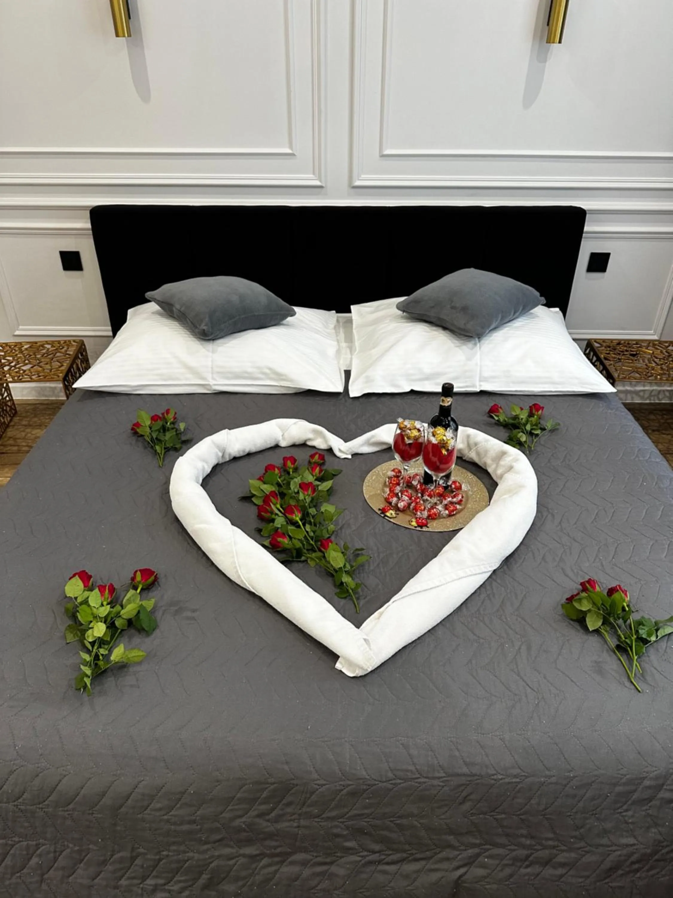 Bed in Apartament z Jacuzzi Kraków SHINE Starowiślna