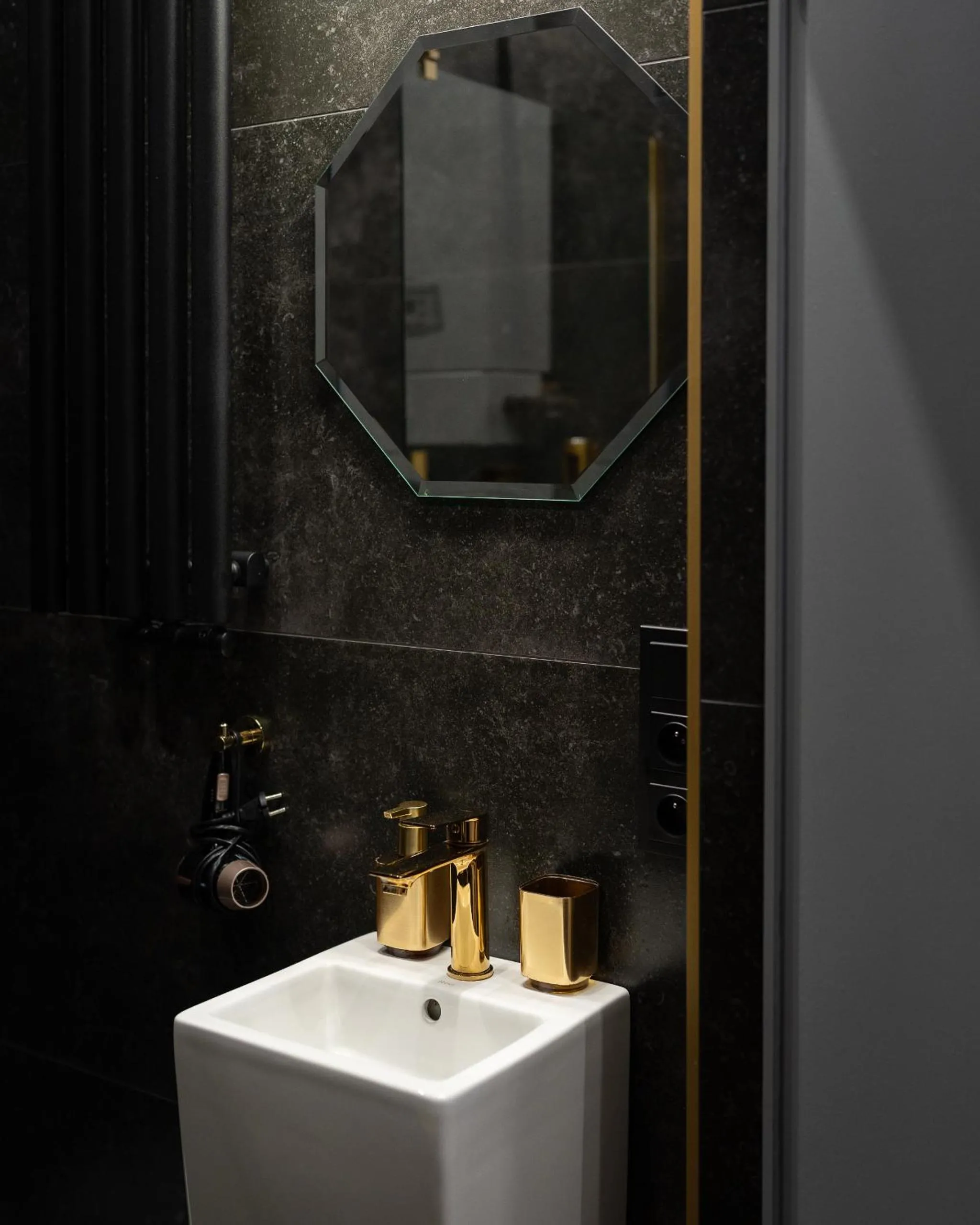 Bathroom in Apartament z Jacuzzi Kraków SHINE Starowiślna