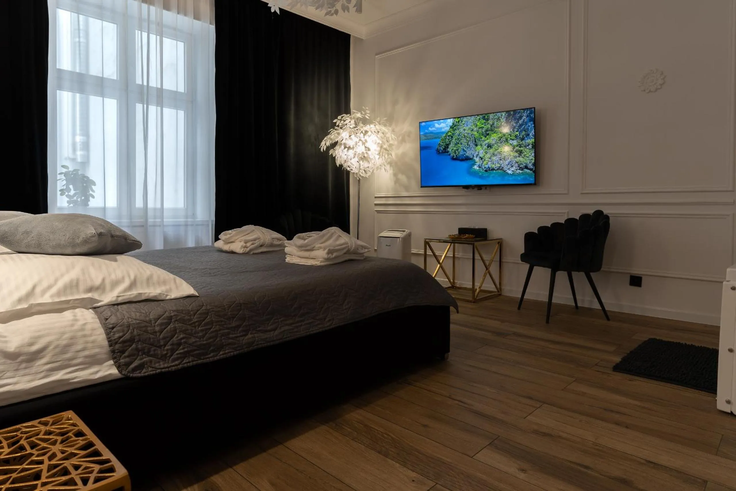 Bed in Apartament z Jacuzzi Kraków SHINE Starowiślna