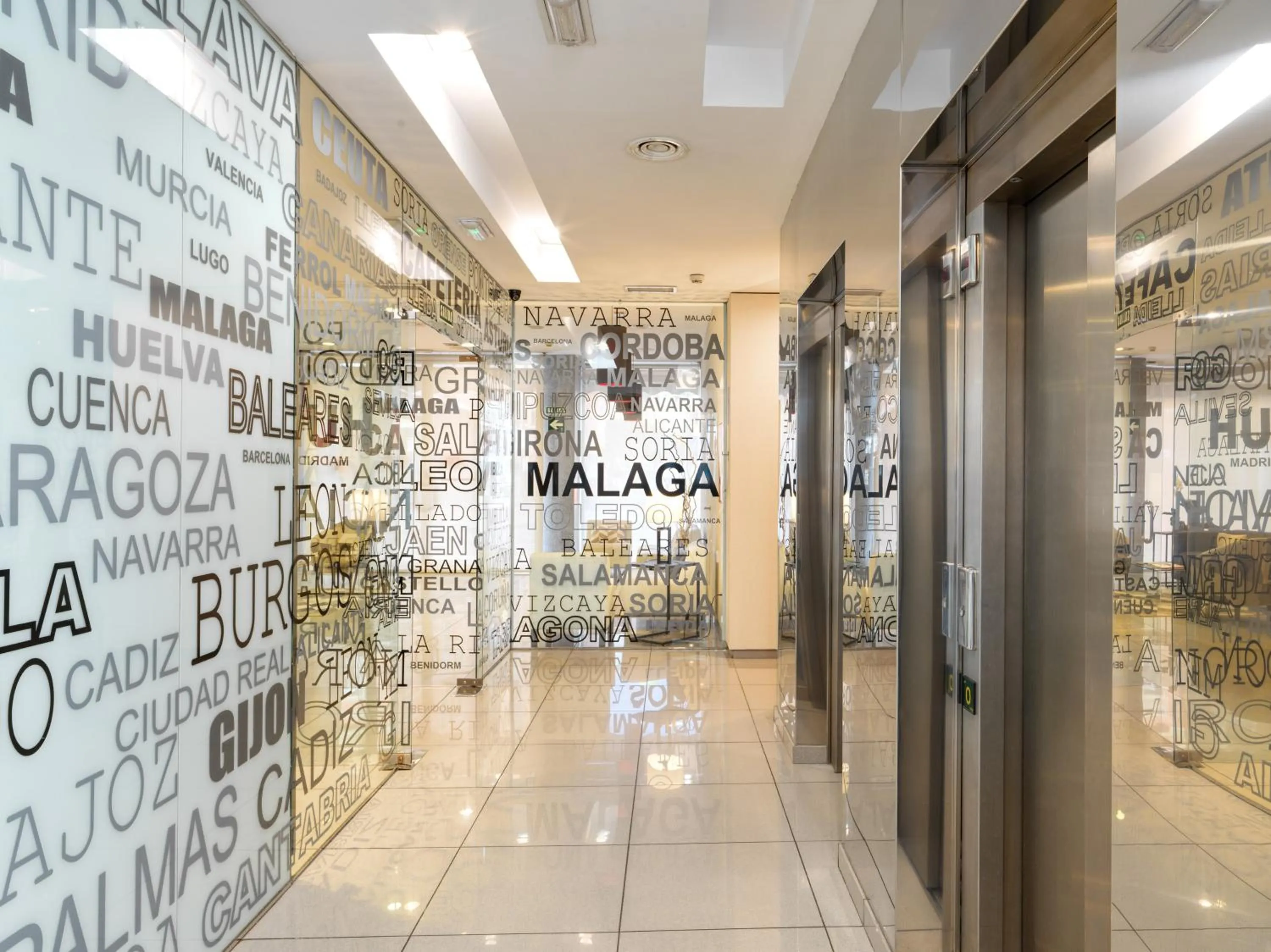 elevator in Hotel Guadalmedina