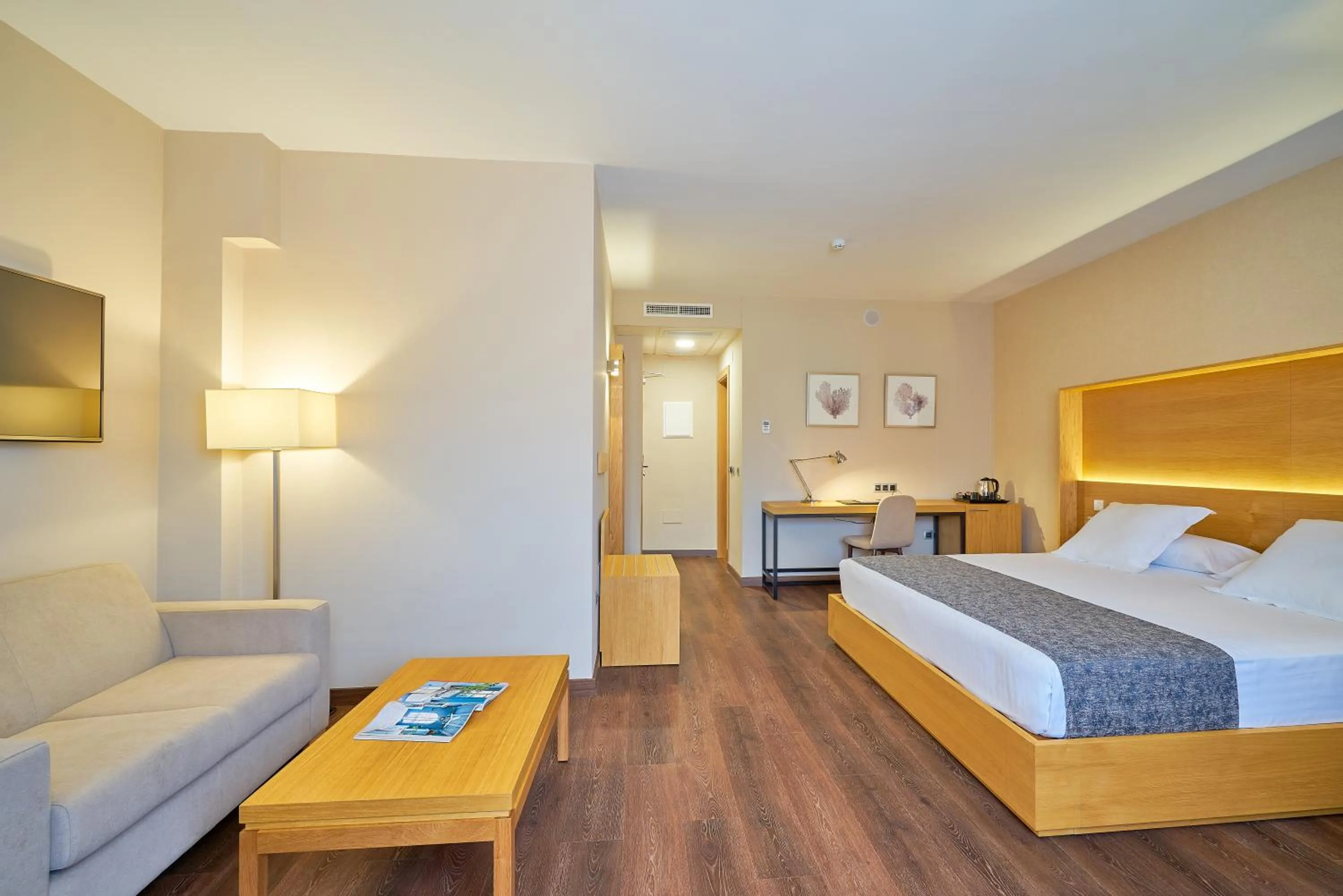 Bed in Hotel Guadalmedina