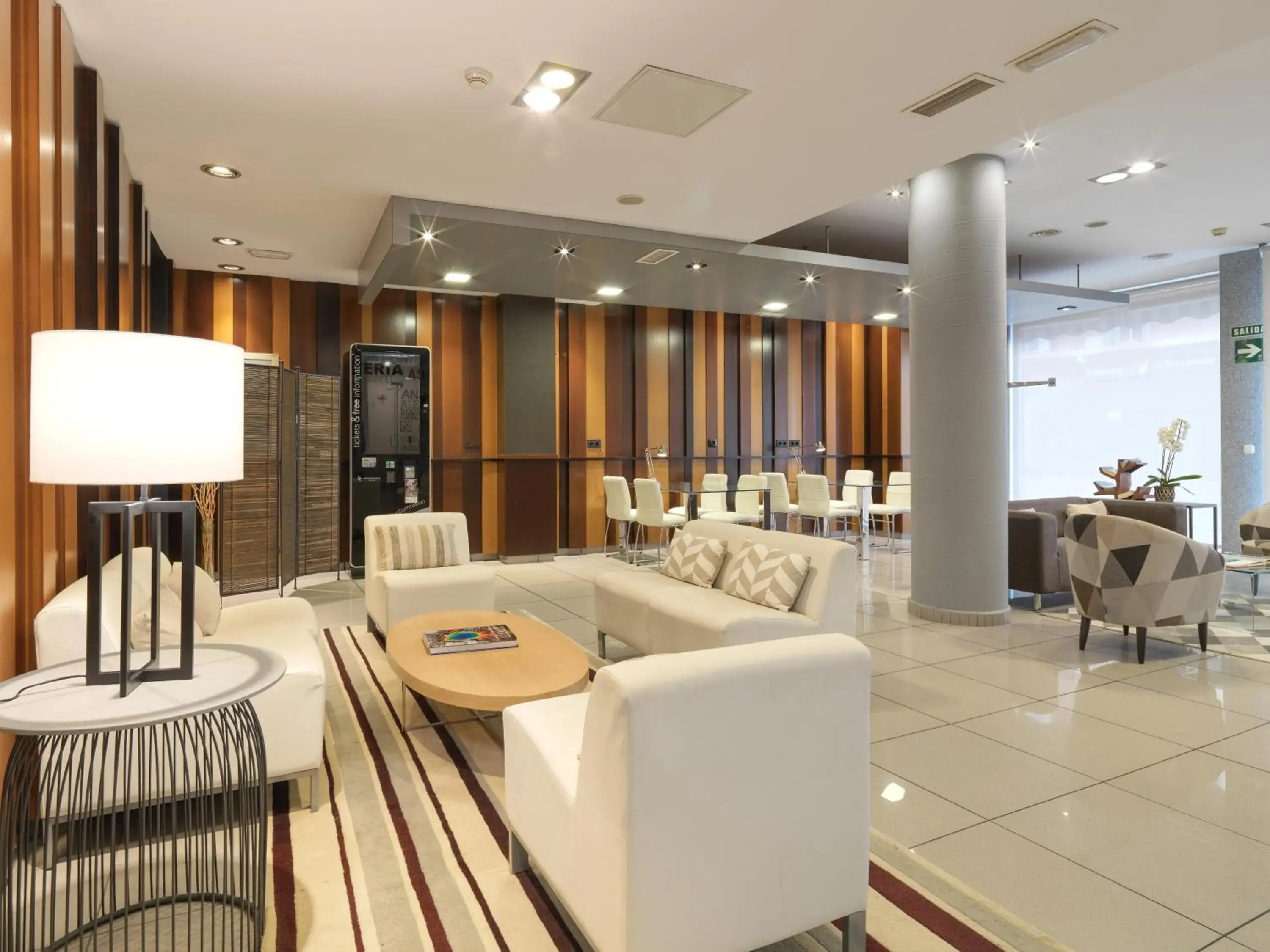 Lounge or bar in Hotel Guadalmedina Lounge or bar in Hotel Guadalmedina