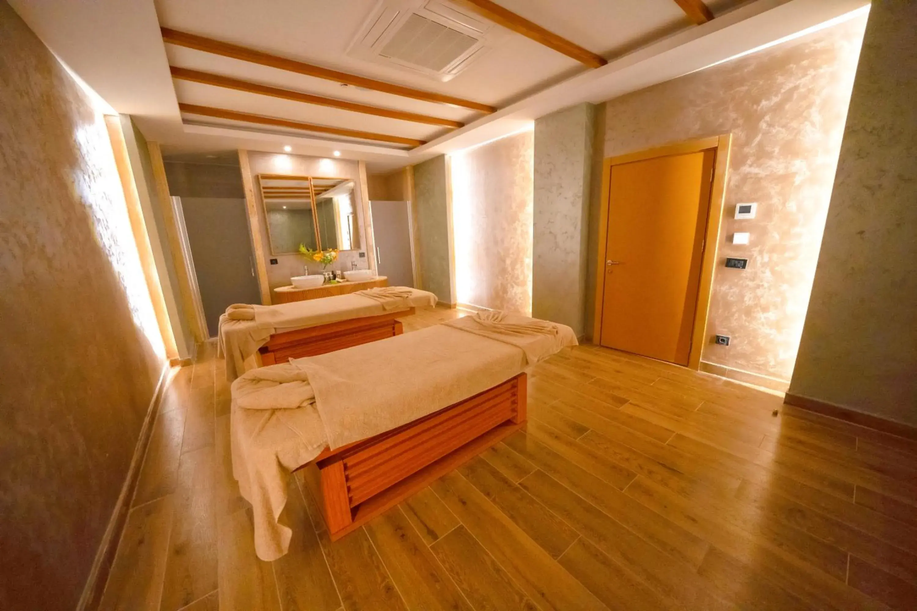 Massage, Bed in Siu Collection - Ultra All Inclusive Massage, Bed in Siu Collection - Ultra All Inclusive