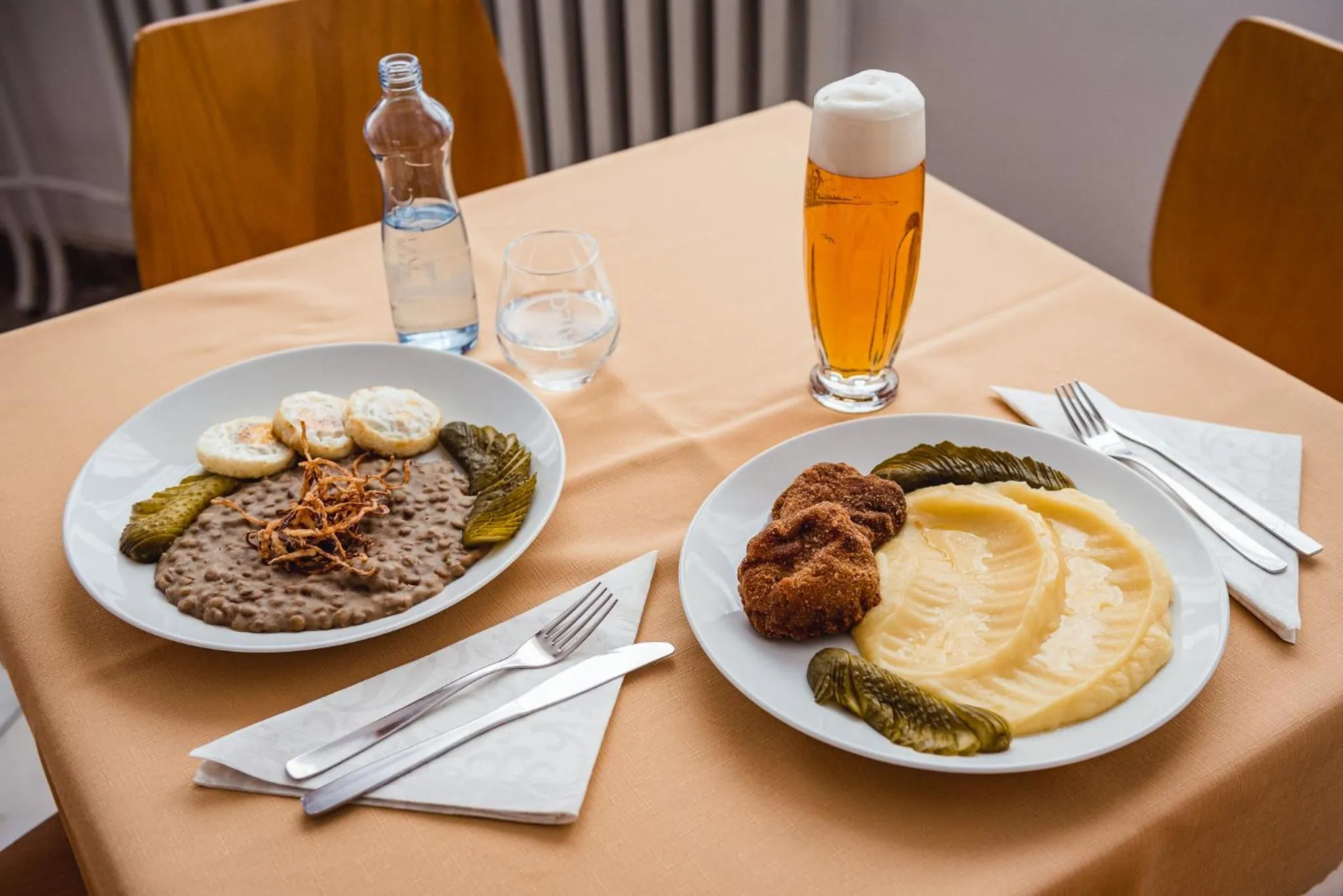 Restaurant/places to eat in HOTEL AGRI