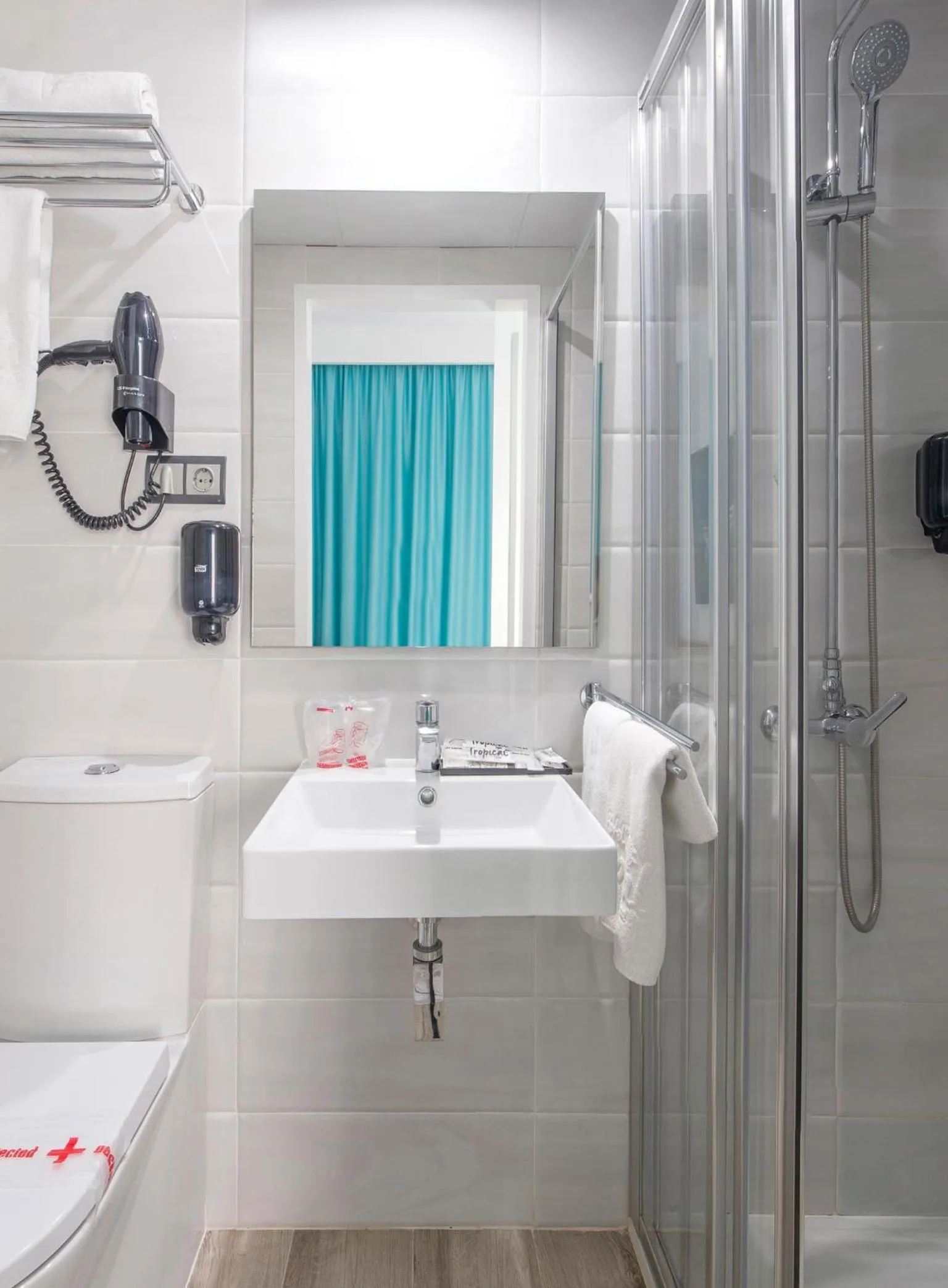 Bathroom in Hotel Tropical