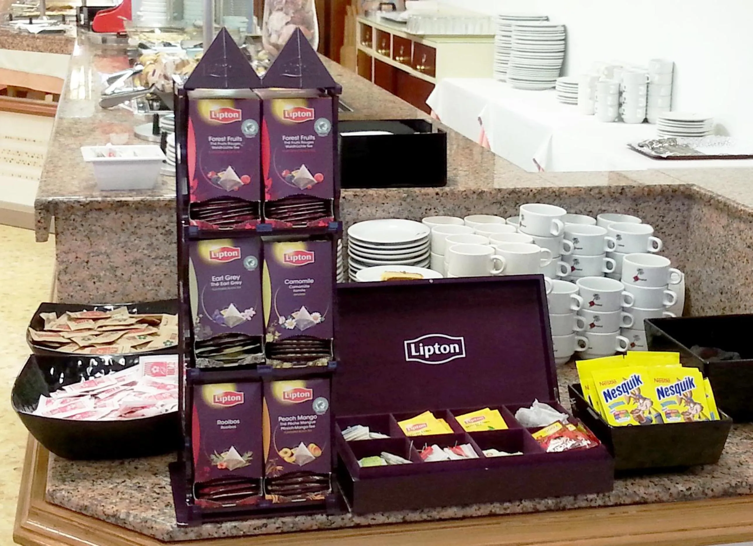 Restaurant/places to eat in Hotel Tropical