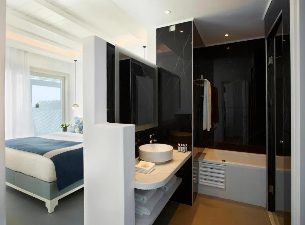 Bathroom, Bed in San Marco Hotel and Villas