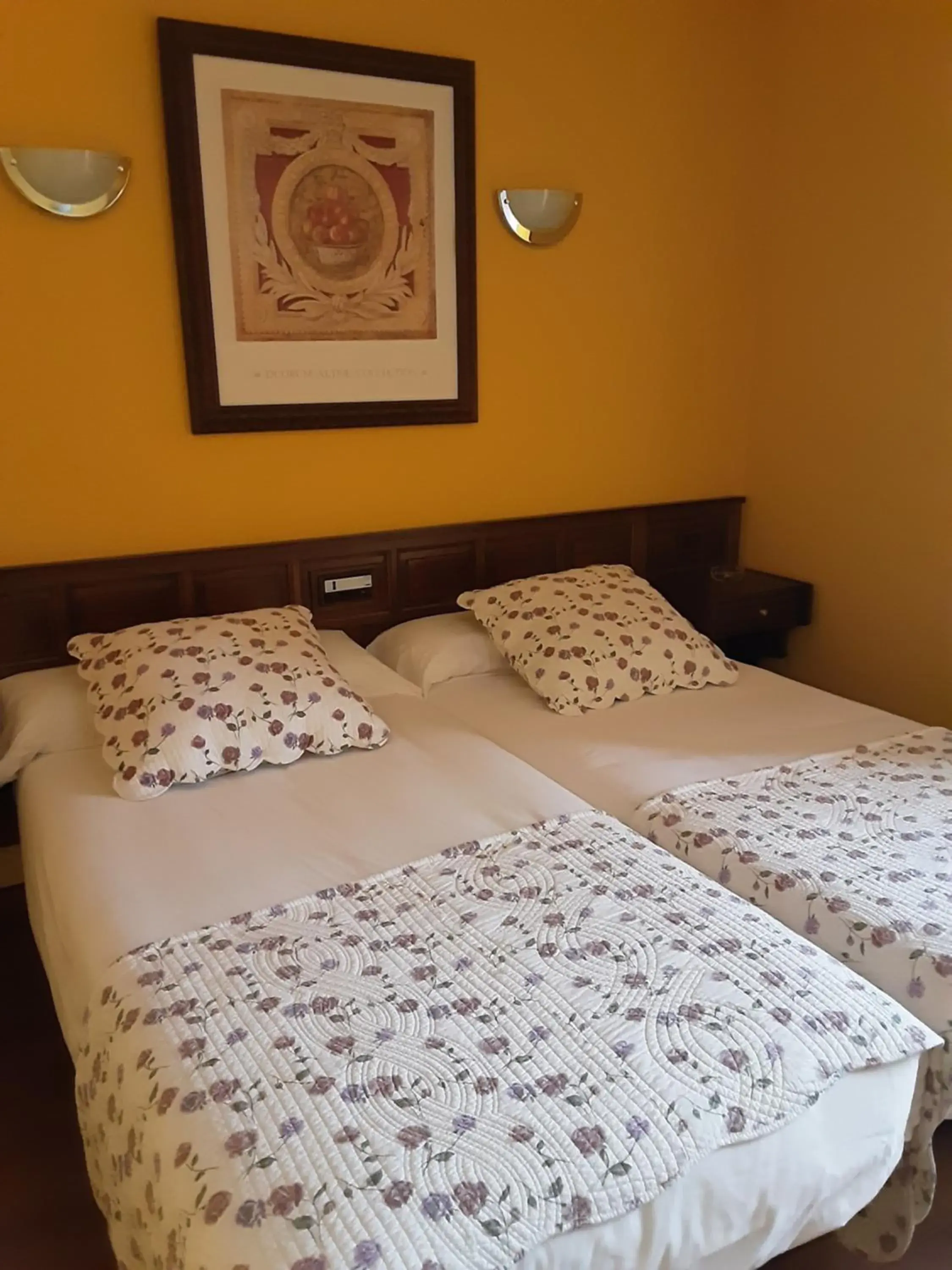 Standard Twin Room in Hotel Marqués de la Moral Standard Twin Room in Hotel Marqués de la Moral