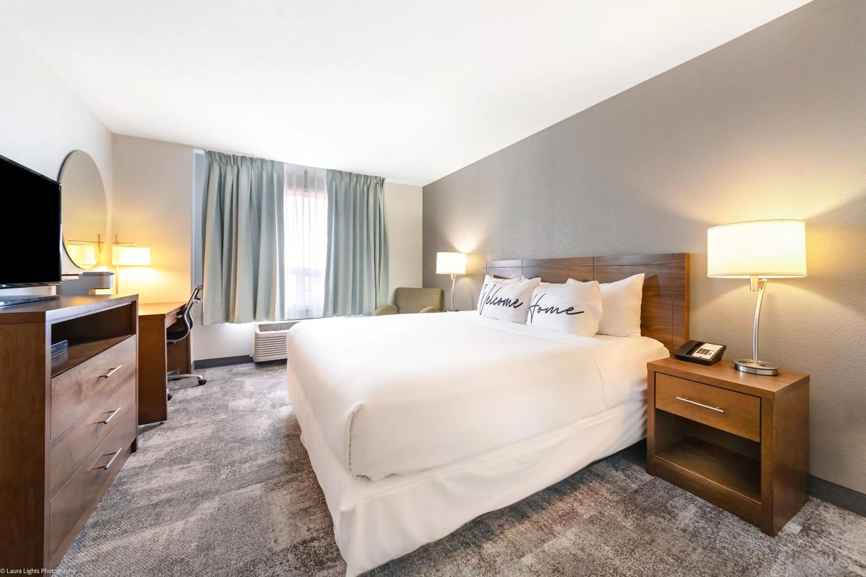 Bed in Home Inn and Suites Lloydminster