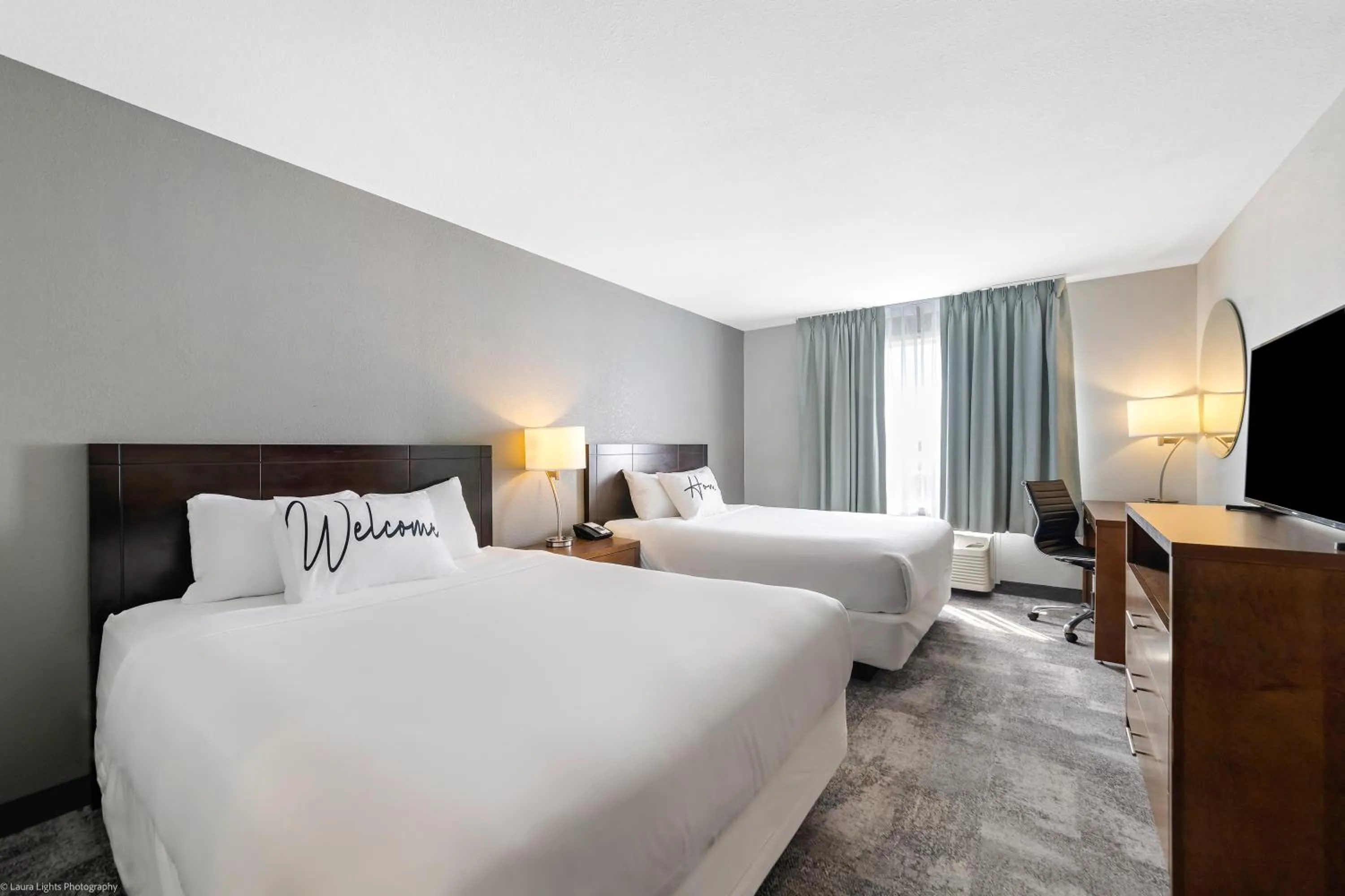 Bed in Home Inn and Suites Lloydminster