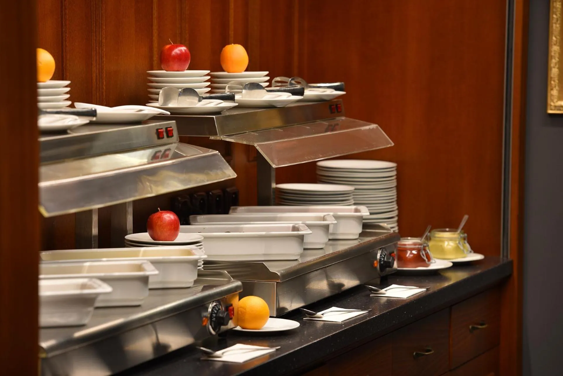 Buffet breakfast in City Hotel Morris