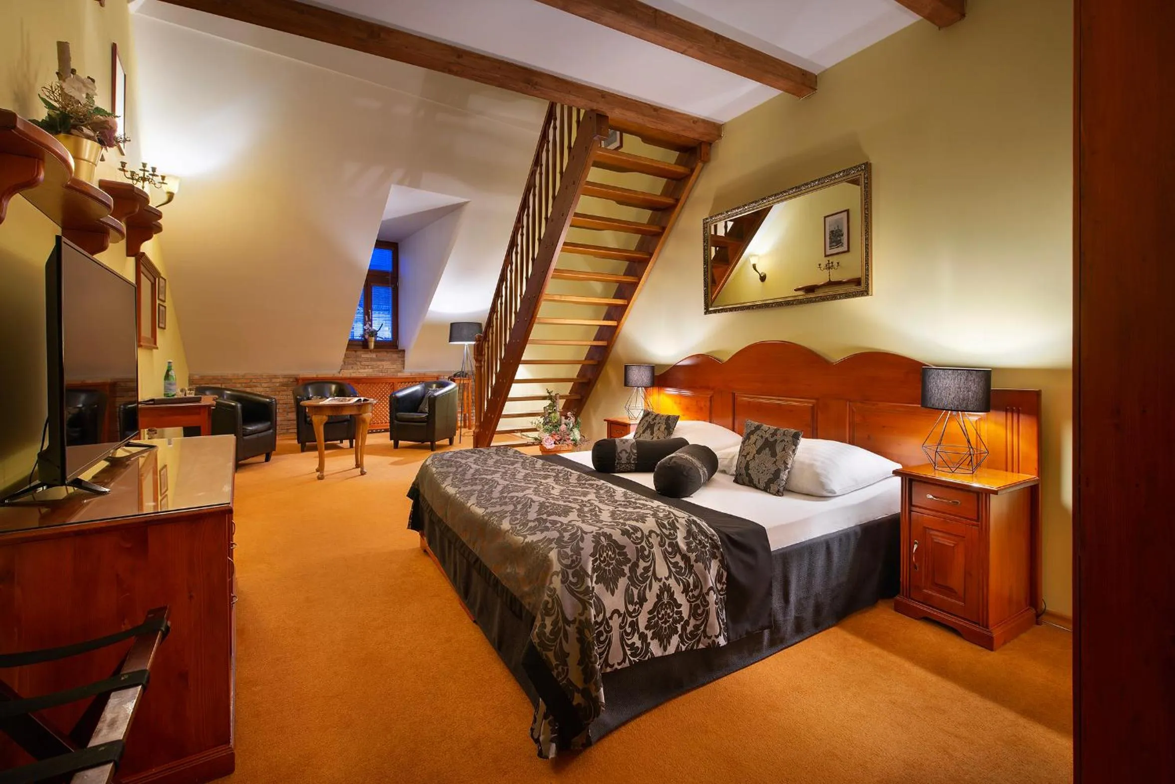 Photo of the whole room, Bed in City Hotel Morris