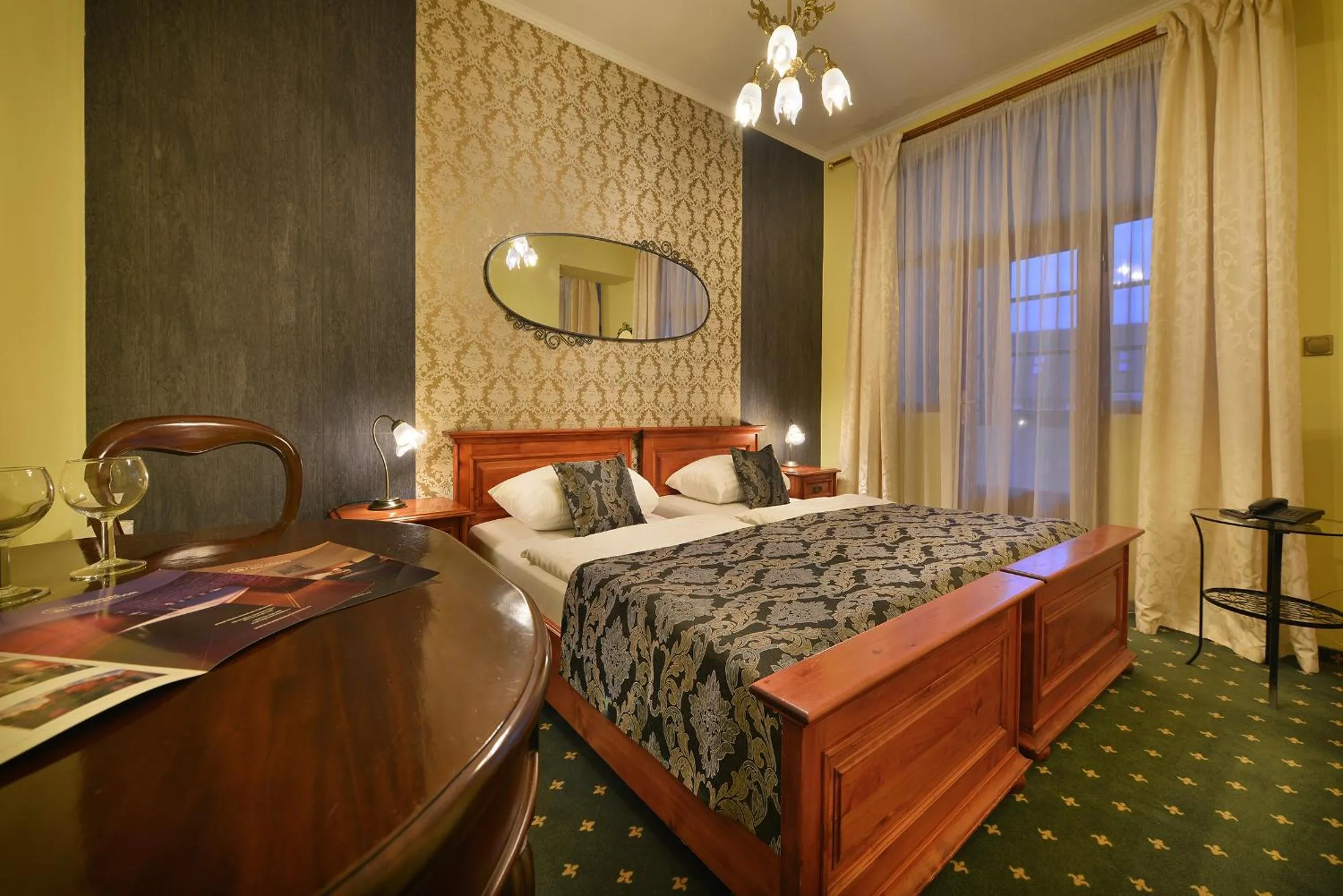 Bed in City Hotel Morris