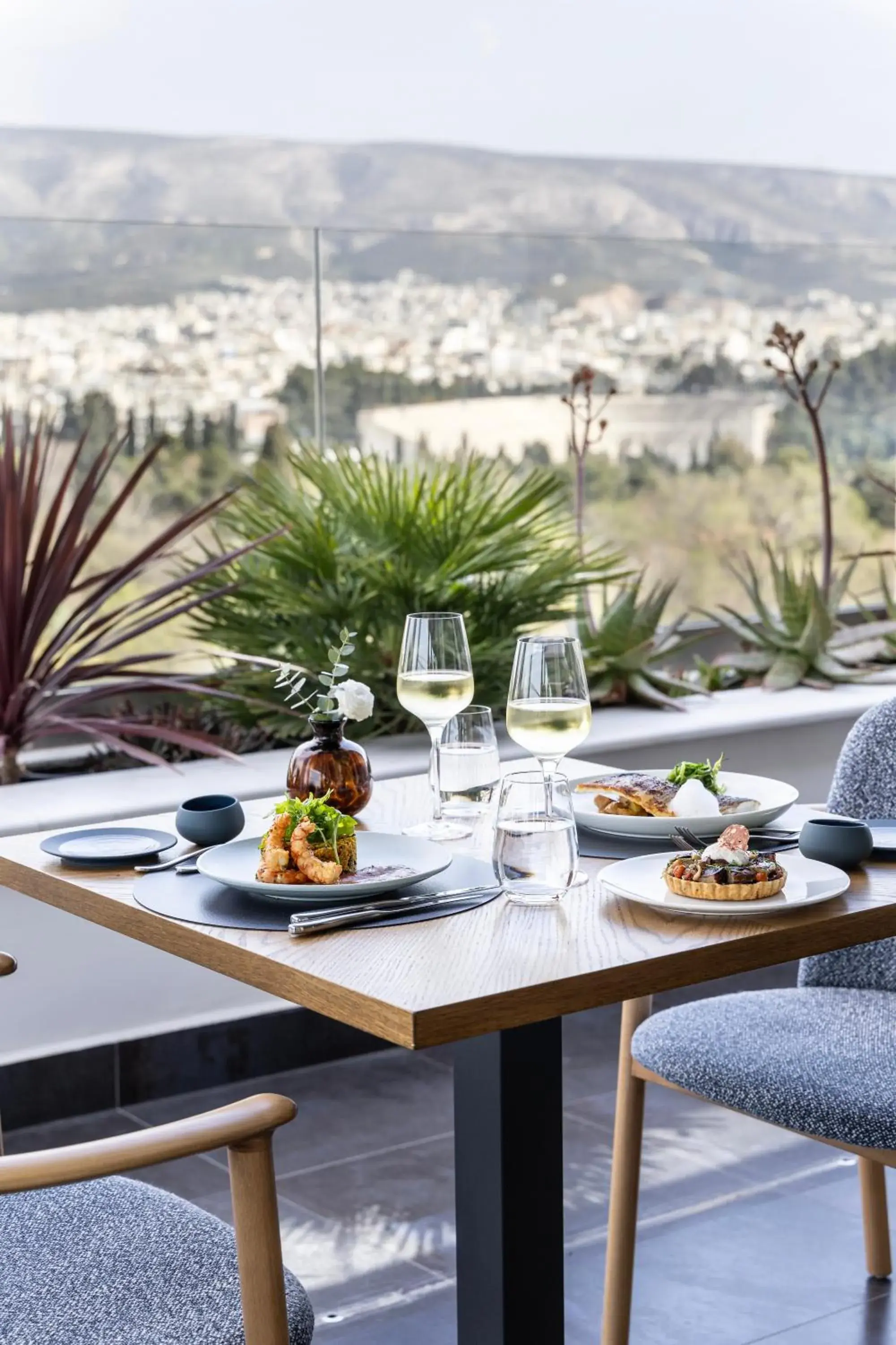Restaurant/places to eat in Amalia Hotel Athens Restaurant/places to eat in Amalia Hotel Athens