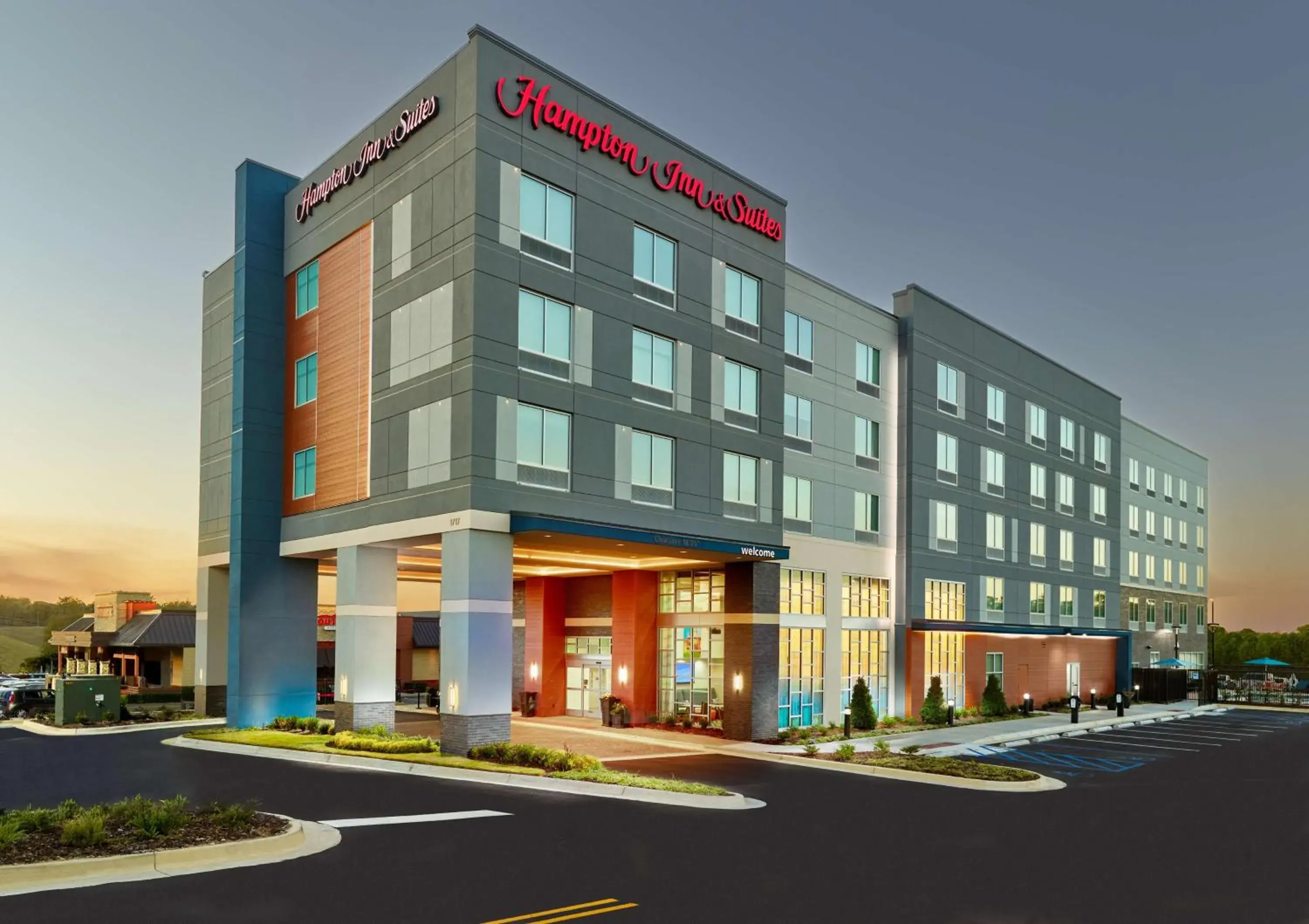 Property building in Hampton Inn & Suites Fultondale Birmingham I 65, Al Property building in Hampton Inn & Suites Fultondale Birmingham I 65, Al