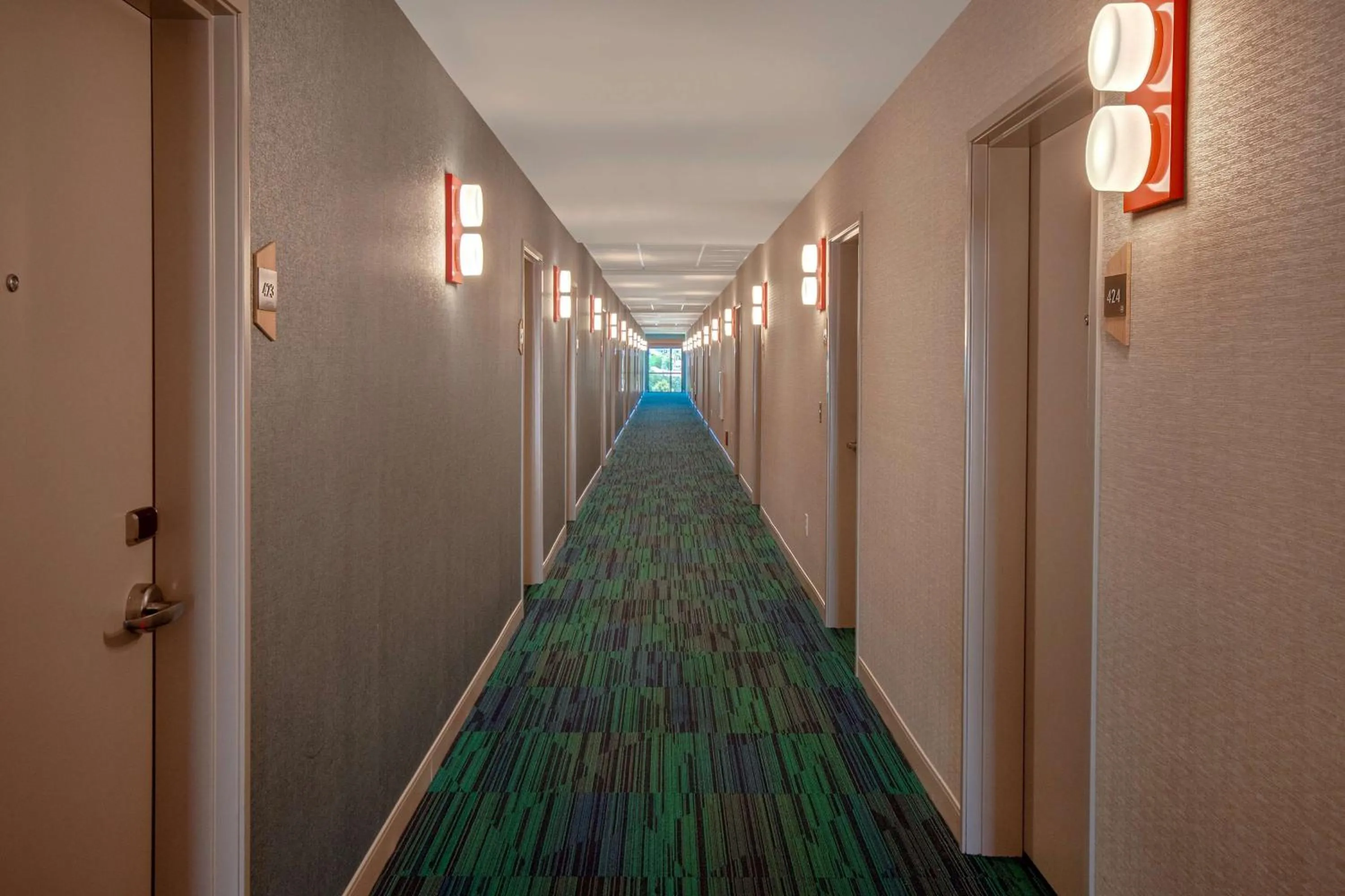 Property building in Home2 Suites By Hilton Las Vegas North