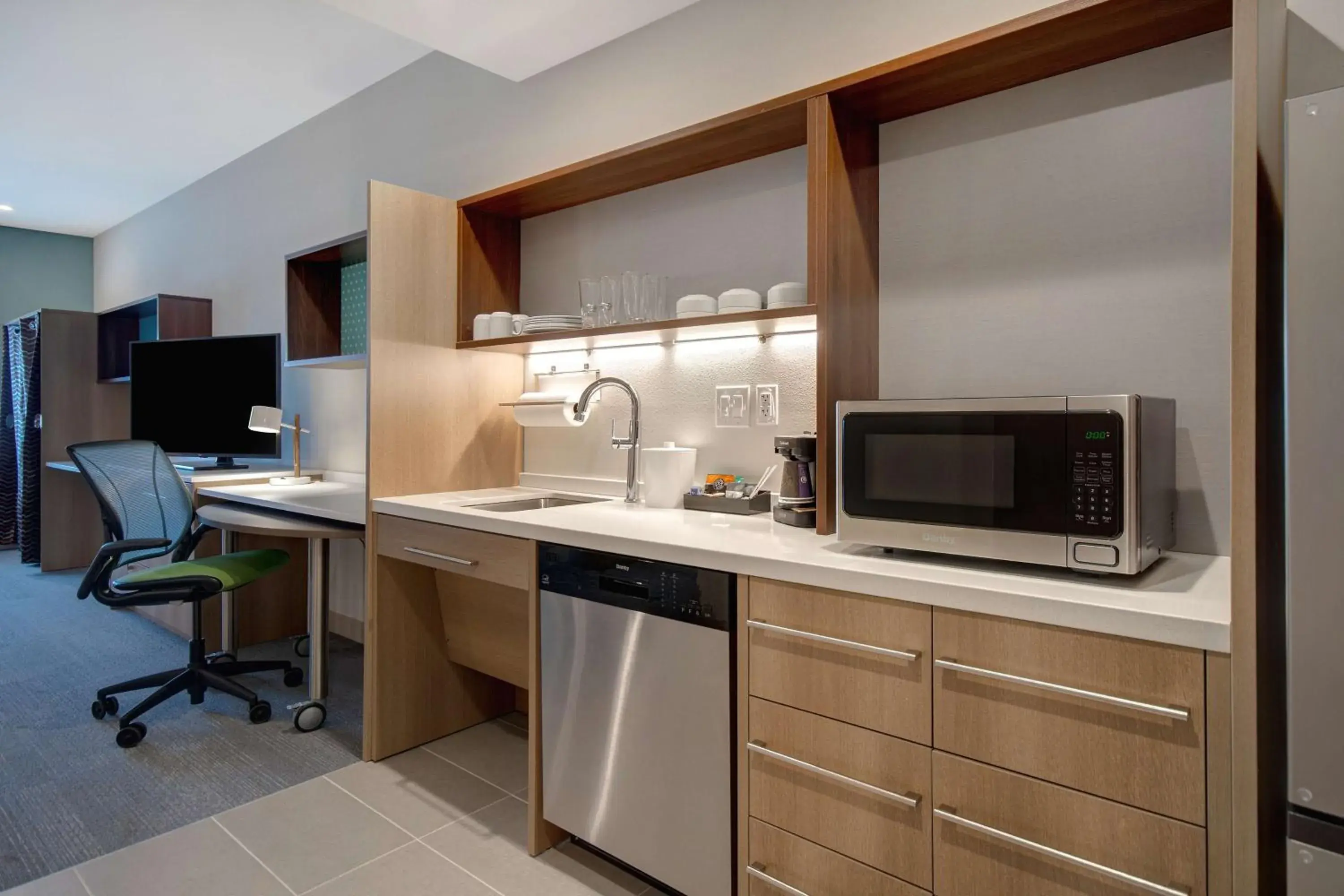 Bedroom, Kitchen/Kitchenette in Home2 Suites By Hilton Las Vegas North