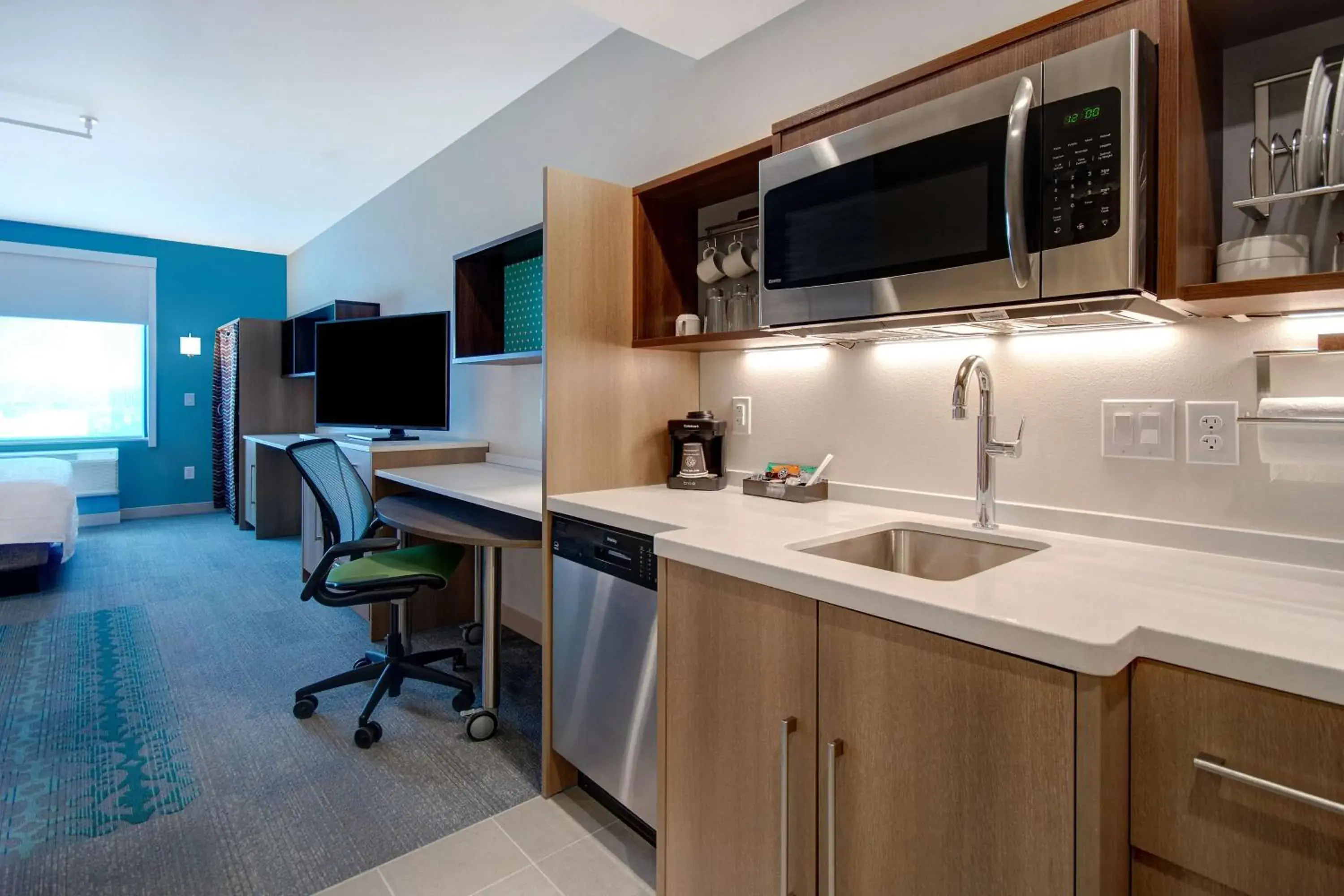 Bedroom, Kitchen/Kitchenette in Home2 Suites By Hilton Las Vegas North