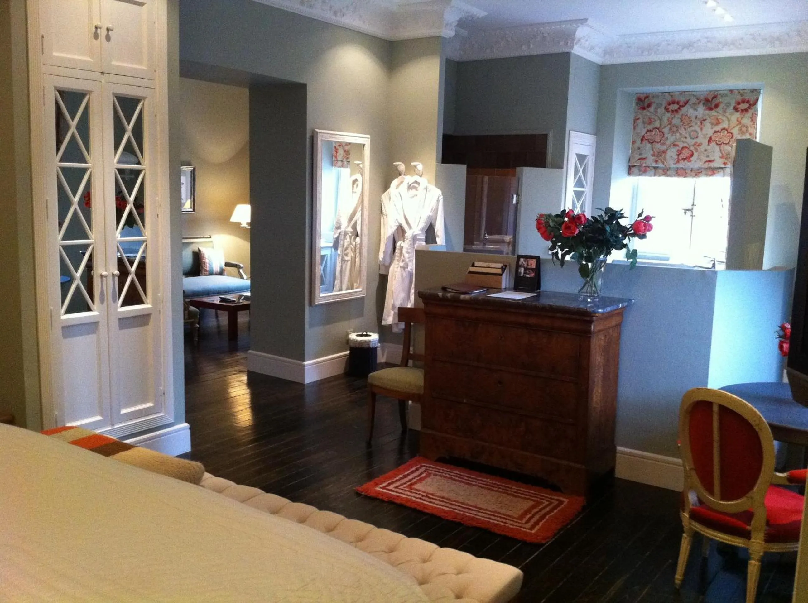 Seating area, Bed in Hotel Valdepalacios Gourmand 5* GL