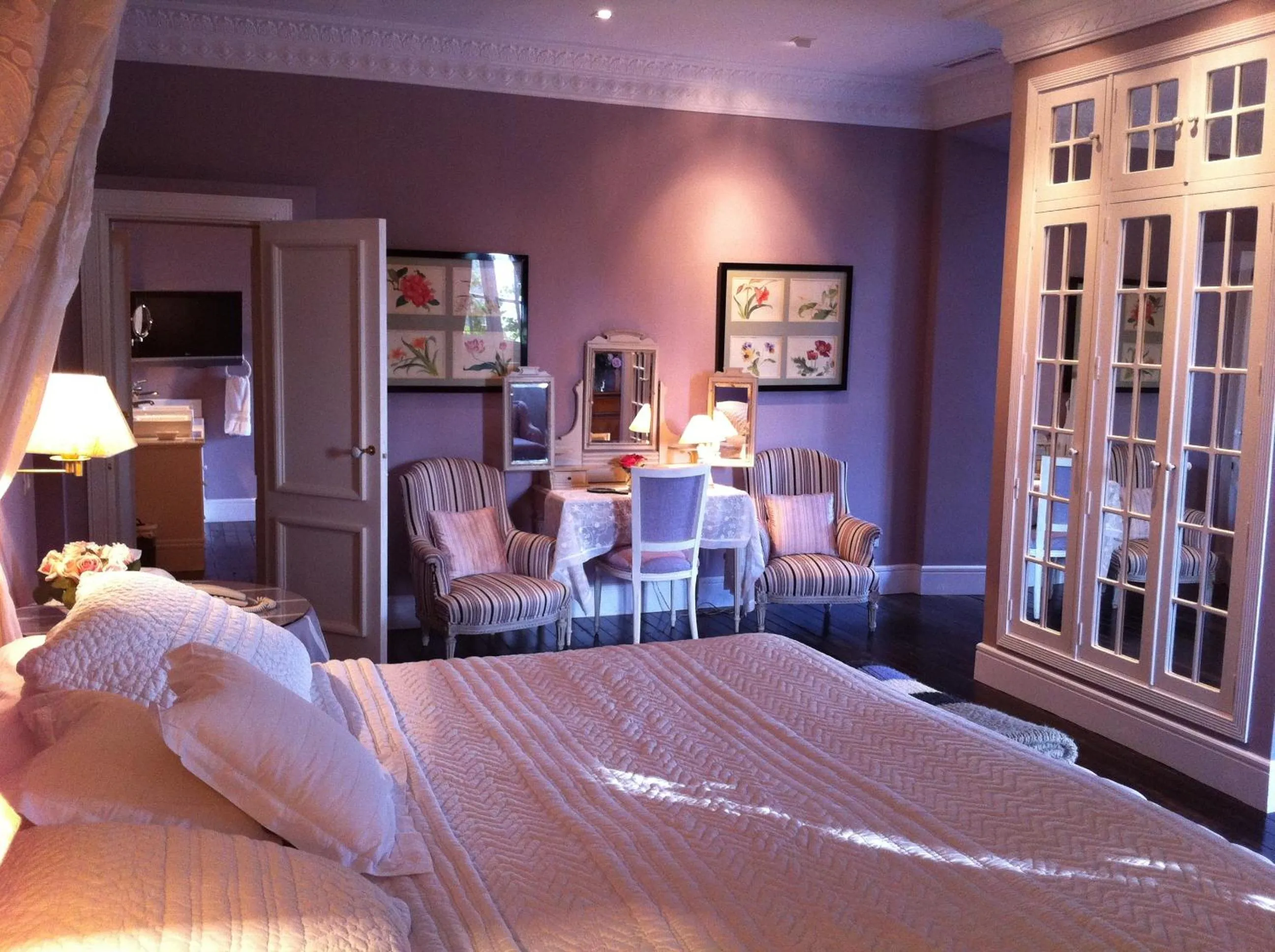 Photo of the whole room, Bed in Hotel Valdepalacios Gourmand 5* GL