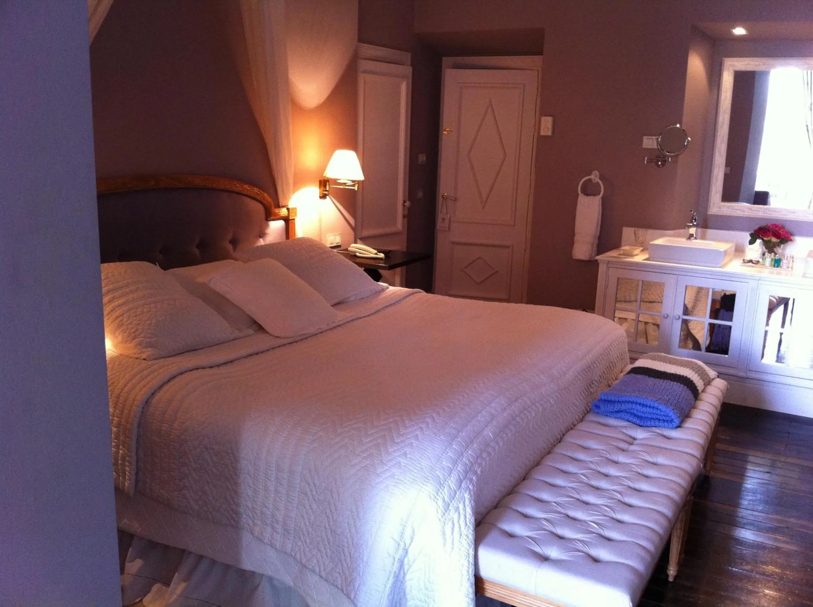 Photo of the whole room, Bed in Hotel Valdepalacios Gourmand 5* GL