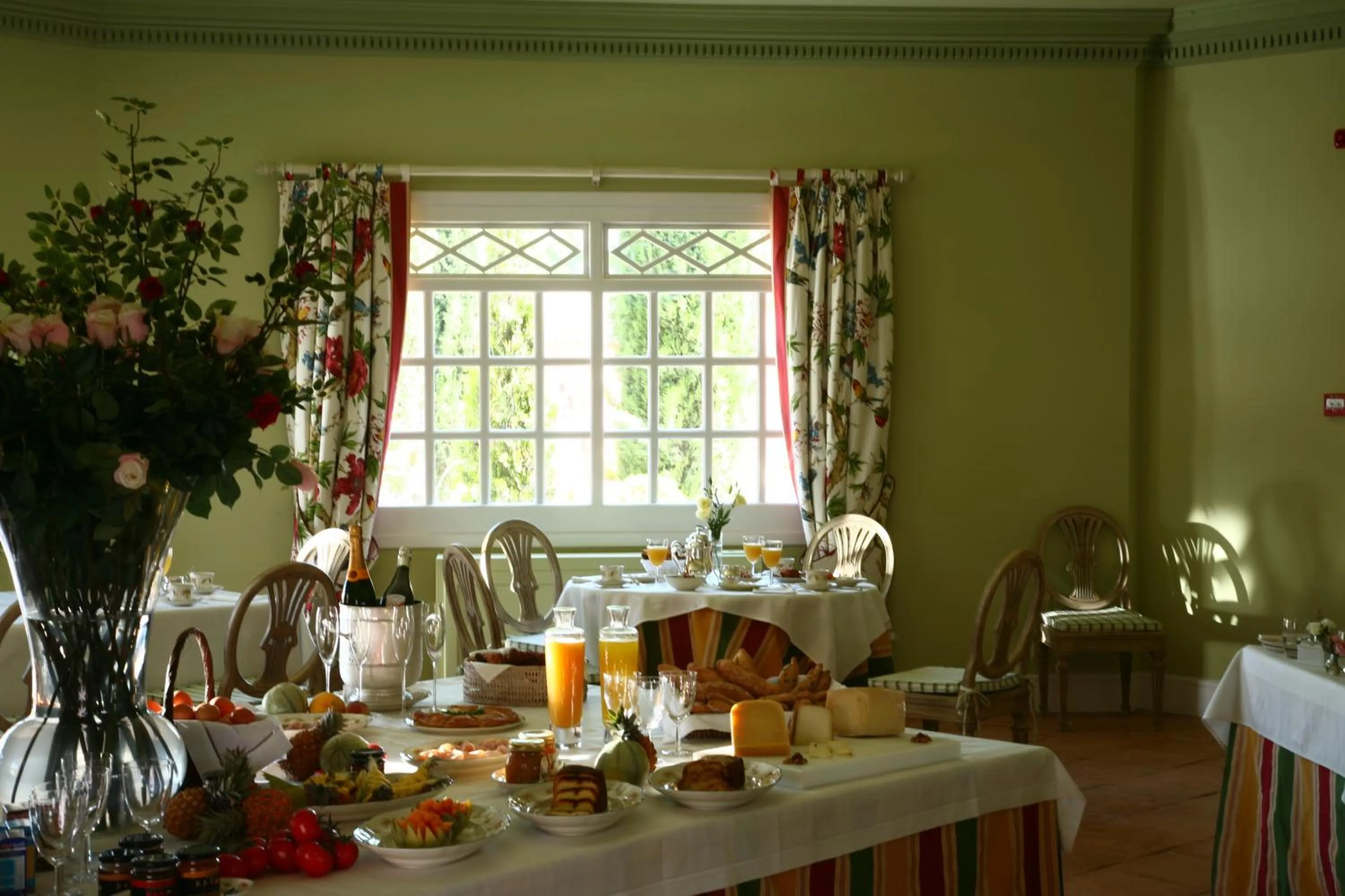 Restaurant/places to eat in Hotel Valdepalacios Gourmand 5* GL