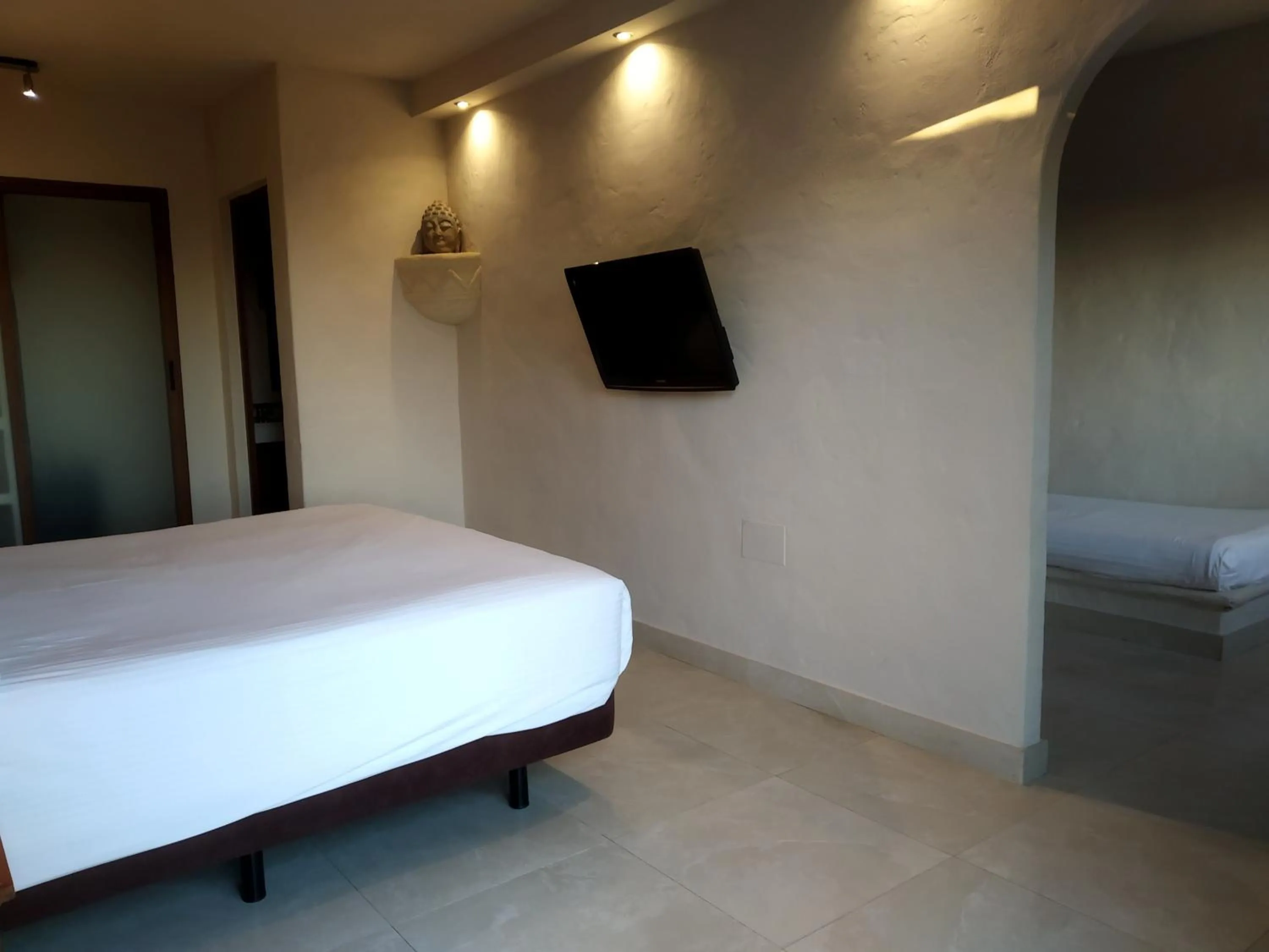 Bedroom, Bed in Beach Hotel Dos Mares