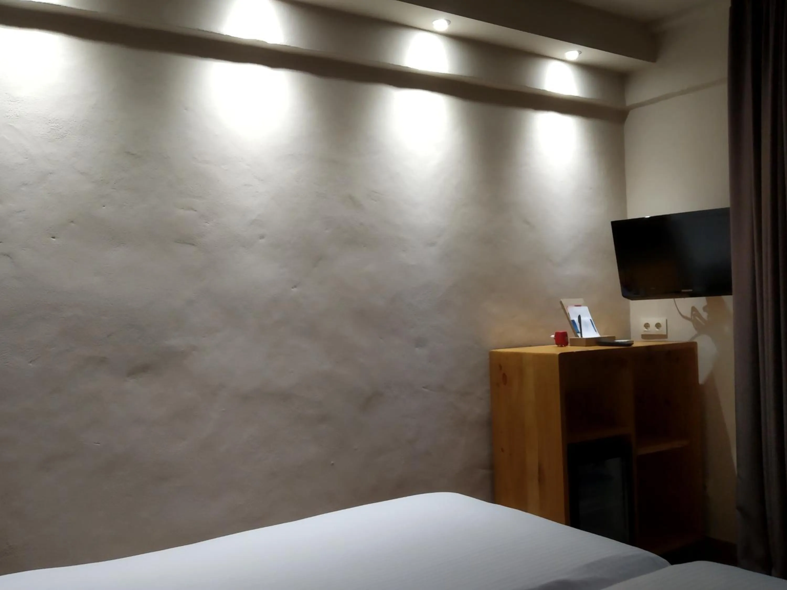 Bedroom, Bed in Beach Hotel Dos Mares