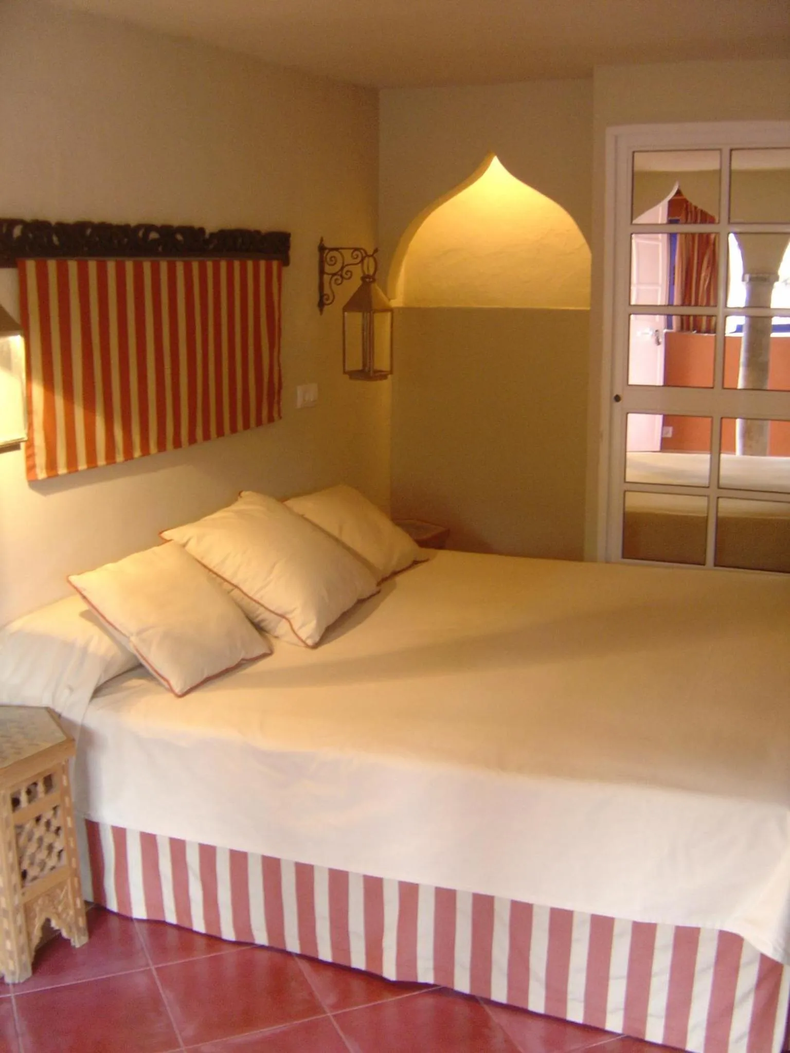 Bedroom, Bed in Beach Hotel Dos Mares