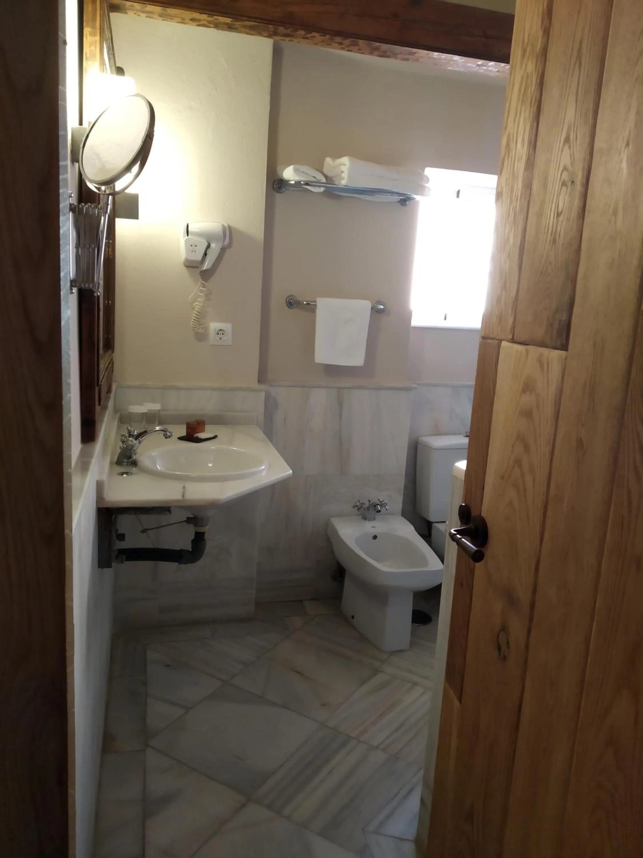 Bathroom in Beach Hotel Dos Mares