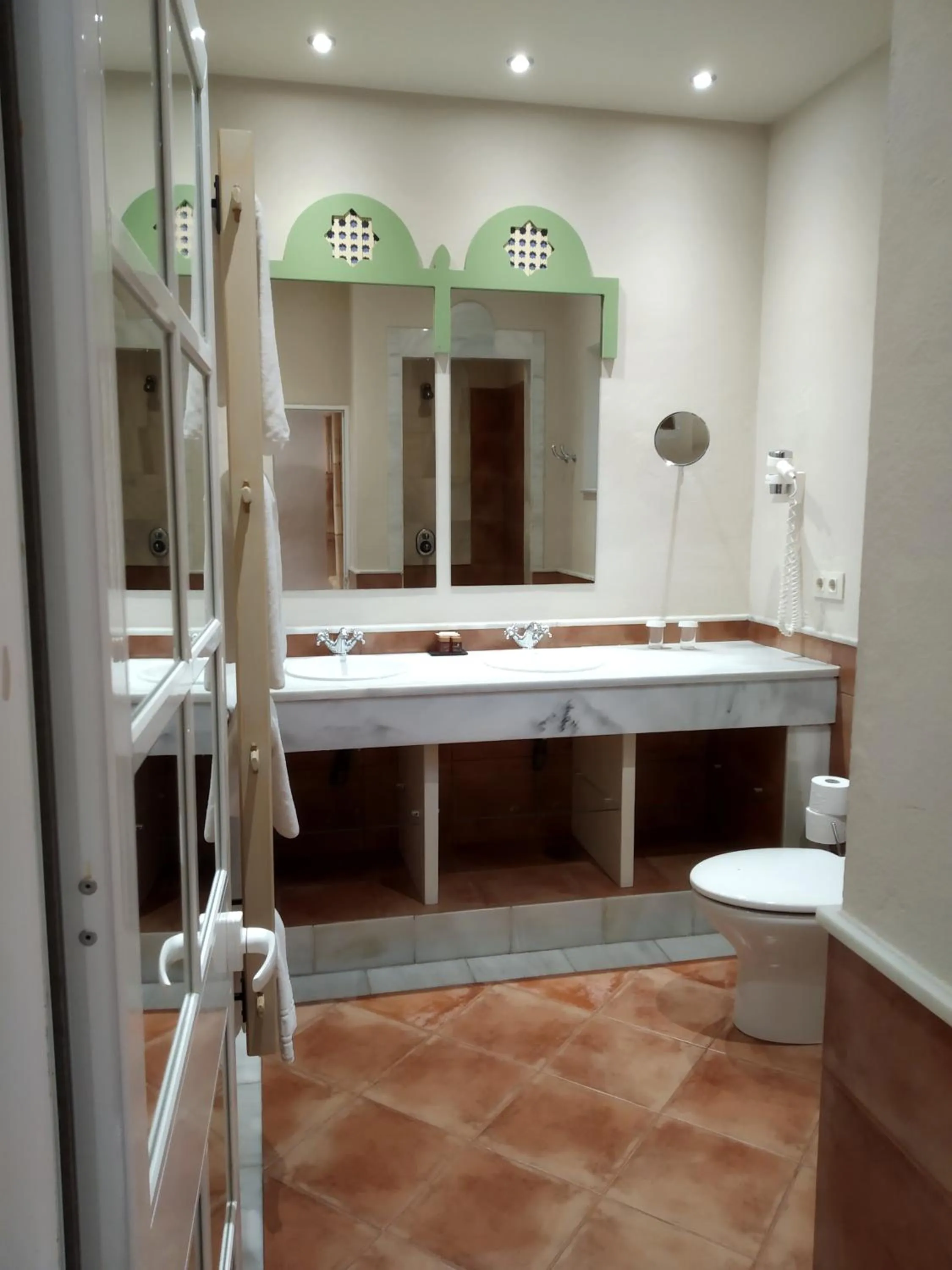 Bathroom in Beach Hotel Dos Mares