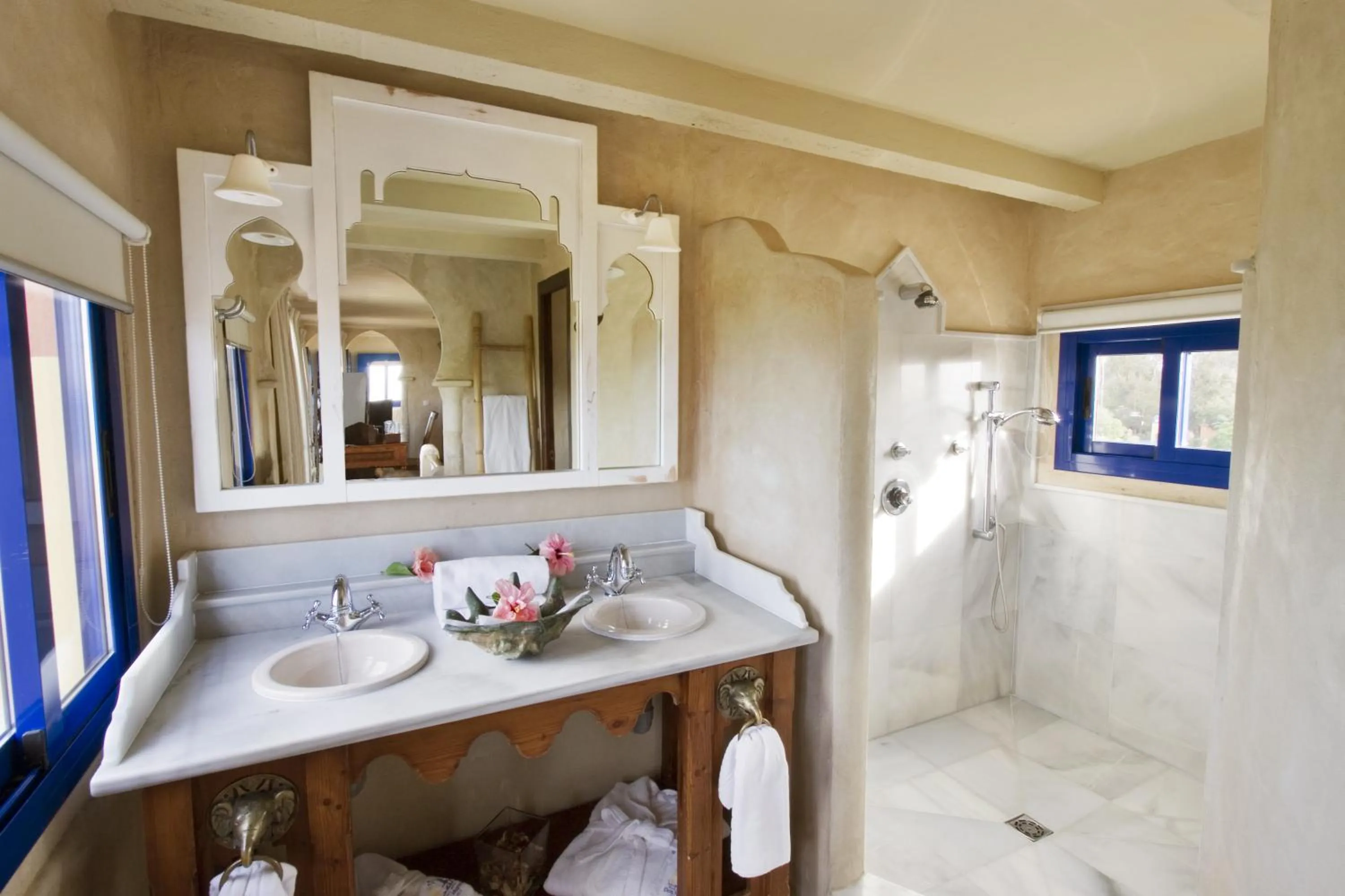 Bathroom in Beach Hotel Dos Mares