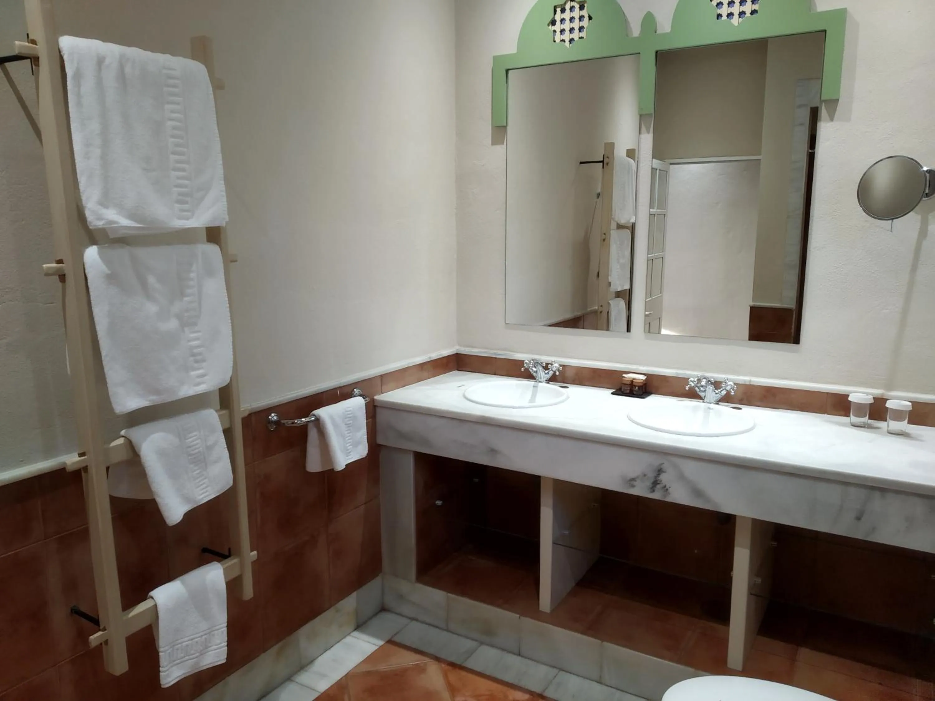 Bathroom in Beach Hotel Dos Mares