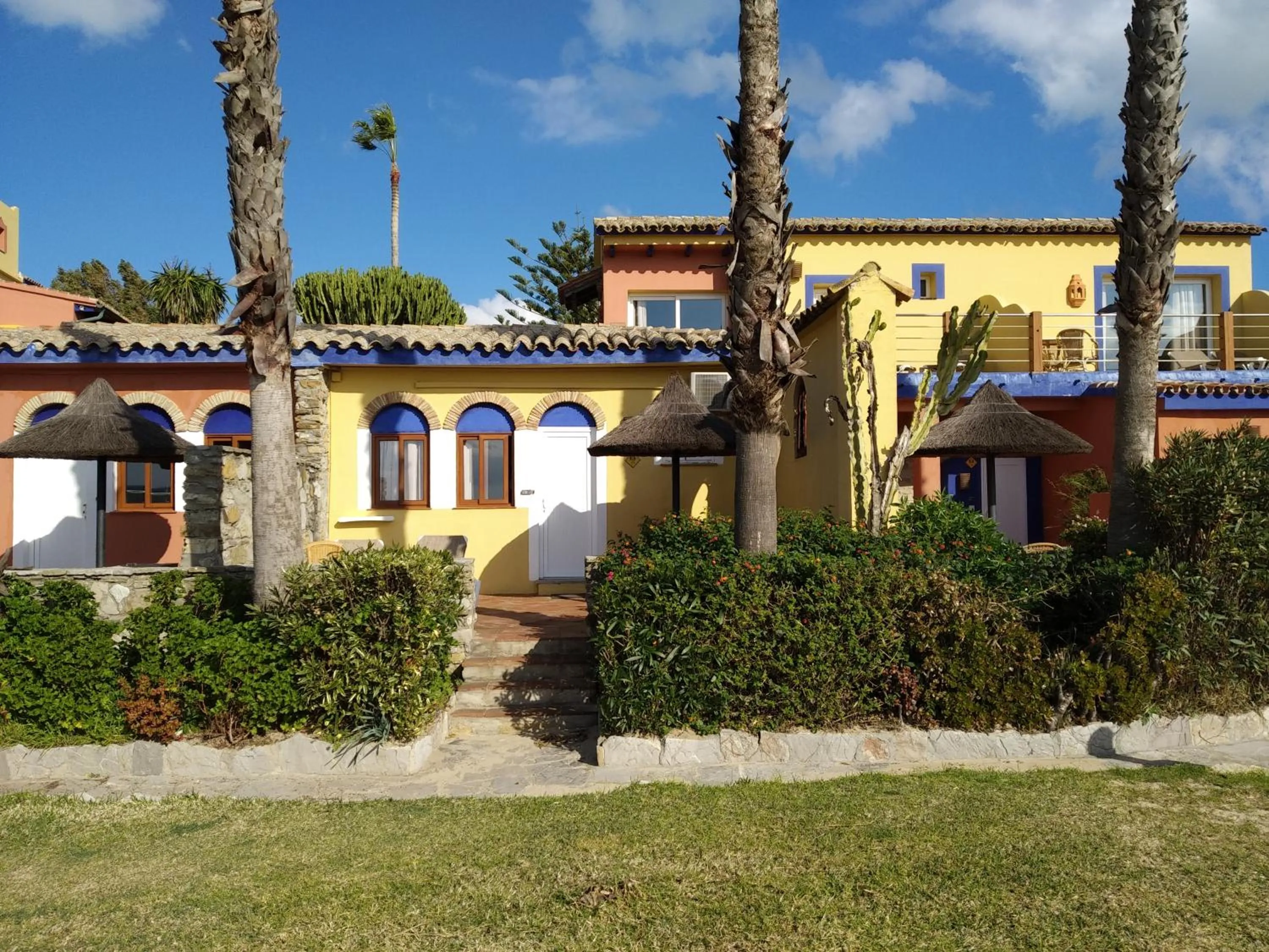 Superior Bungalow with Sea View in Beach Hotel Dos Mares