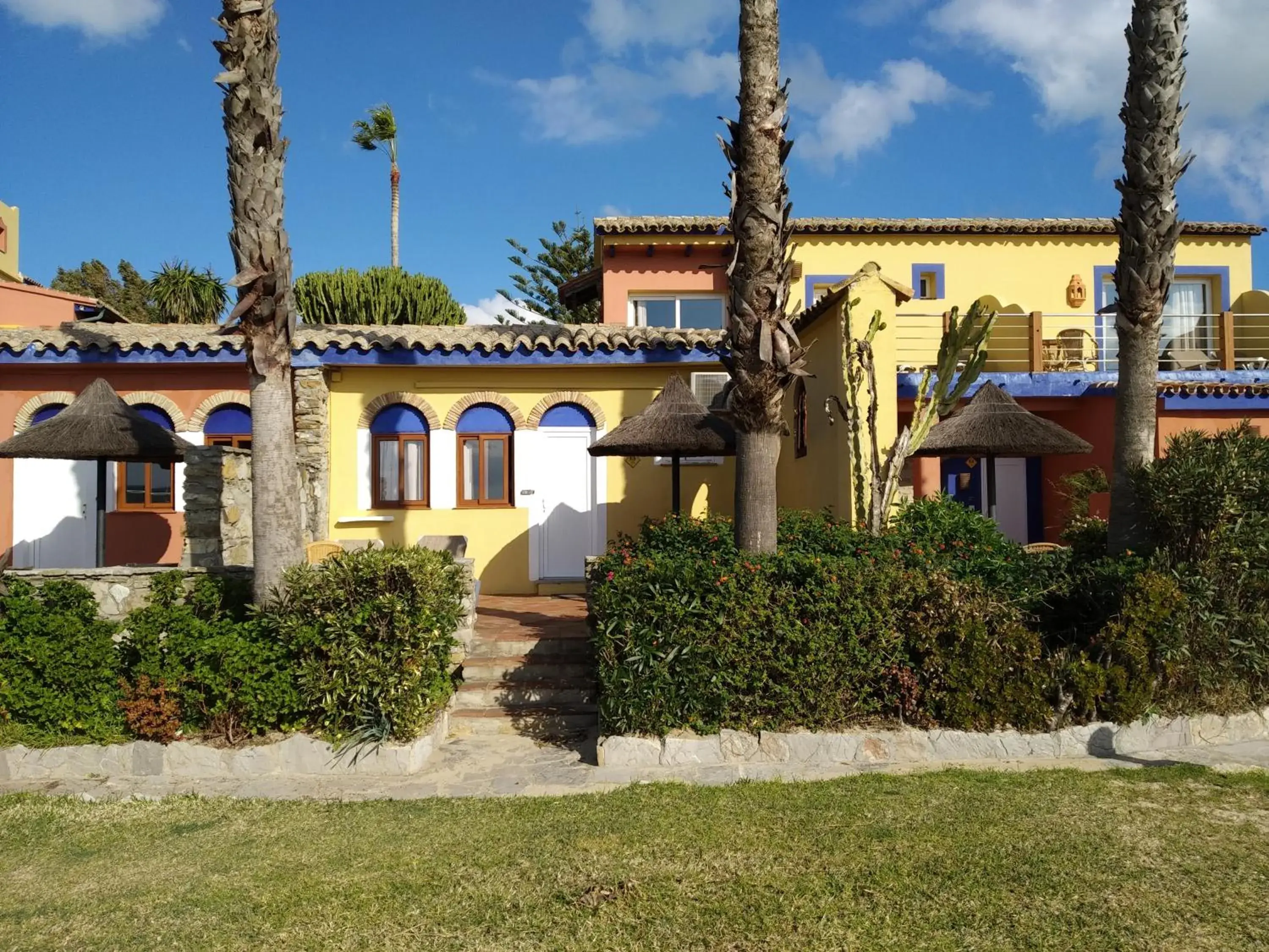 Superior Bungalow with Sea View in Beach Hotel Dos Mares Superior Bungalow with Sea View in Beach Hotel Dos Mares