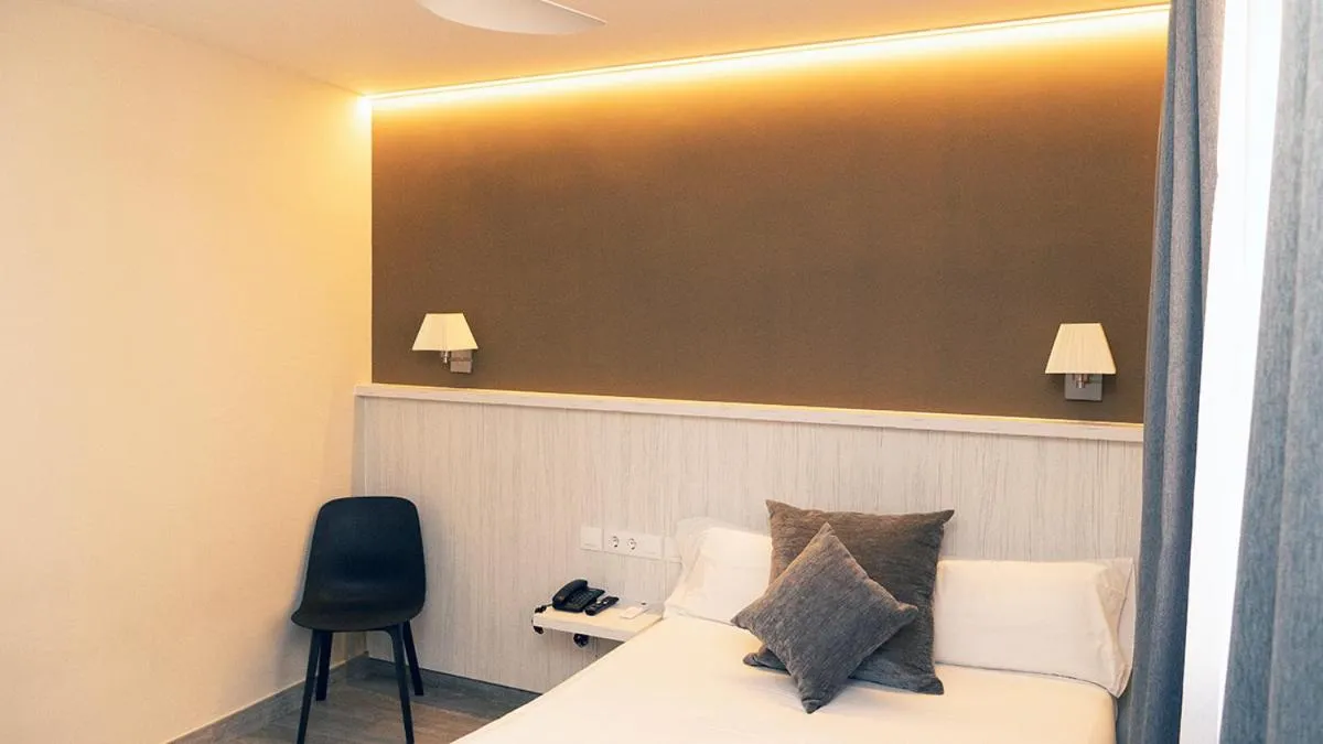 Photo of the whole room, Bed in Hotel Coronado