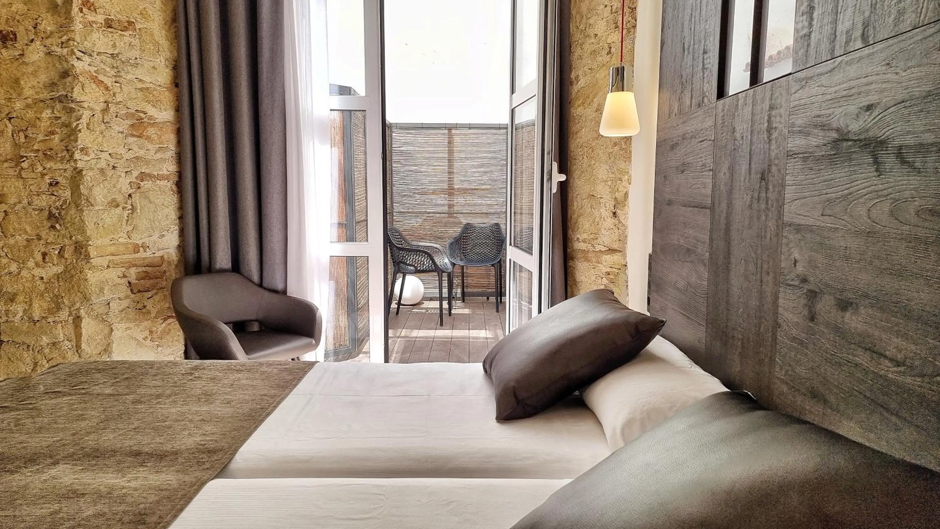 Patio, Bed in Hotel Sant Agustí