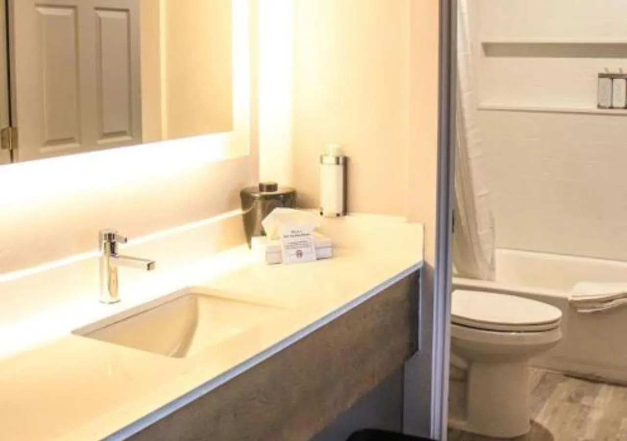 Bathroom in Bears Ears Inn