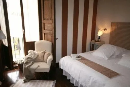 Photo of the whole room, Bed in El Cocheron 1919