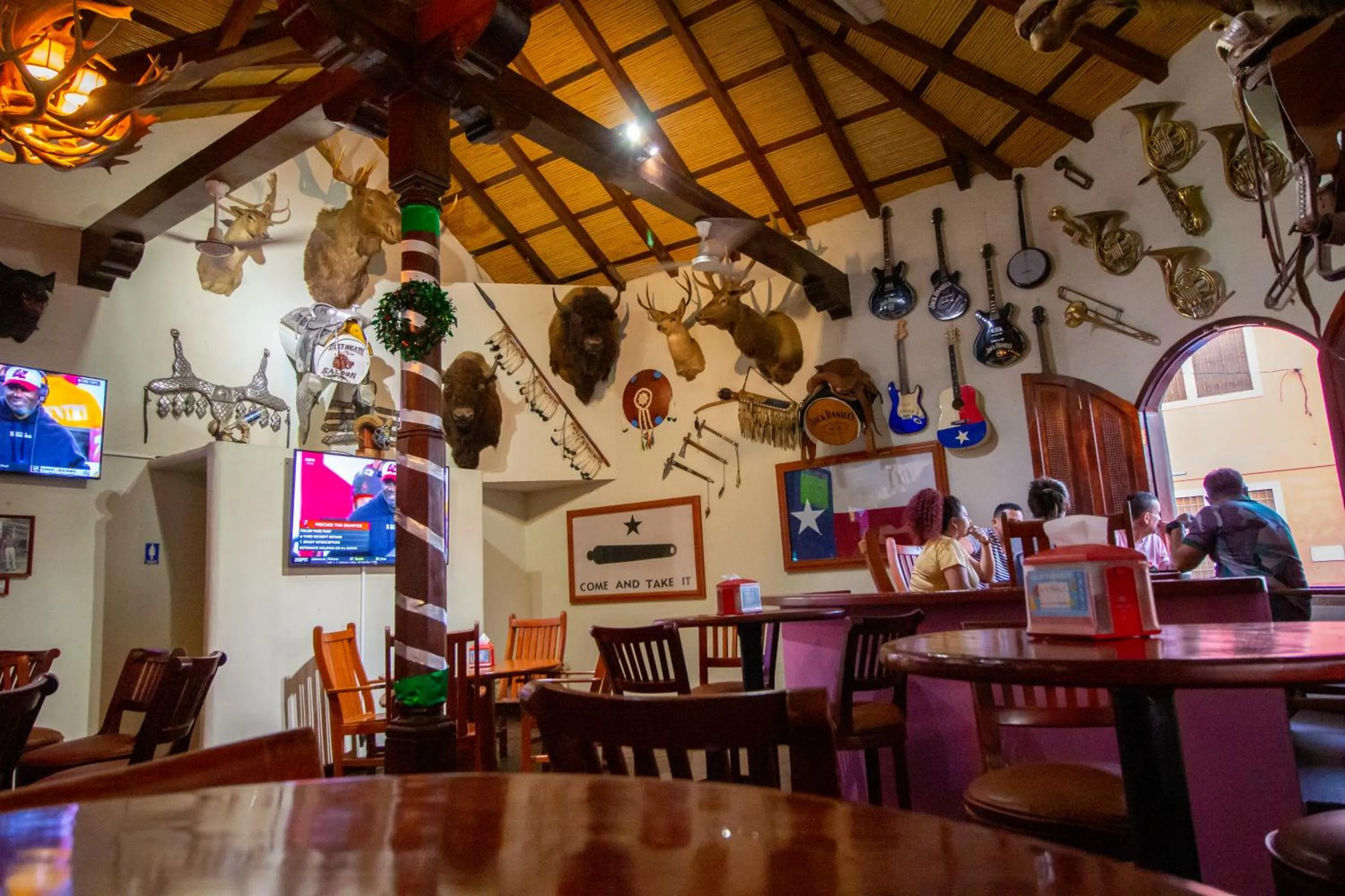 Restaurant/places to eat in Hotel La Calzada